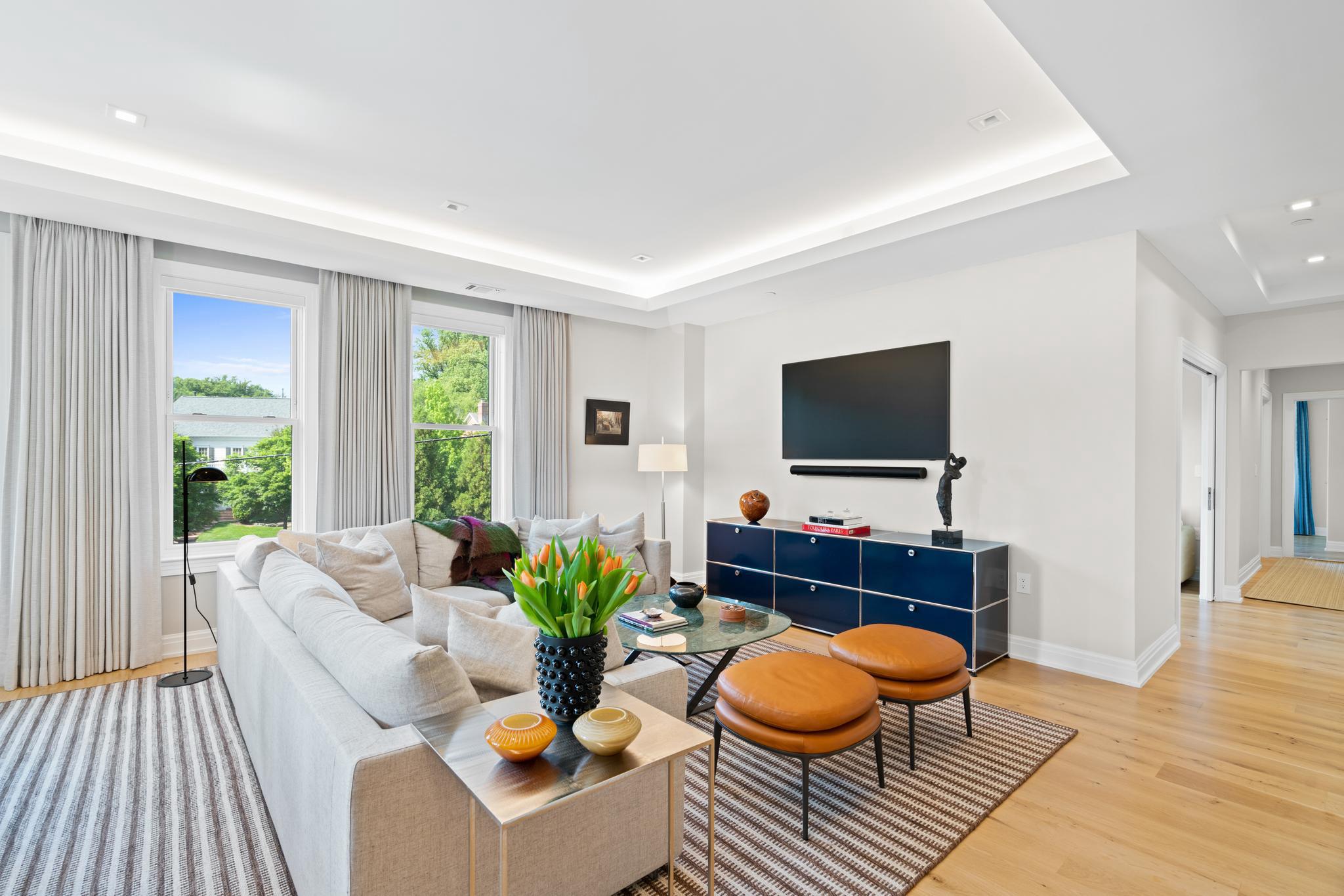 8551 Connecticut Ave #313 