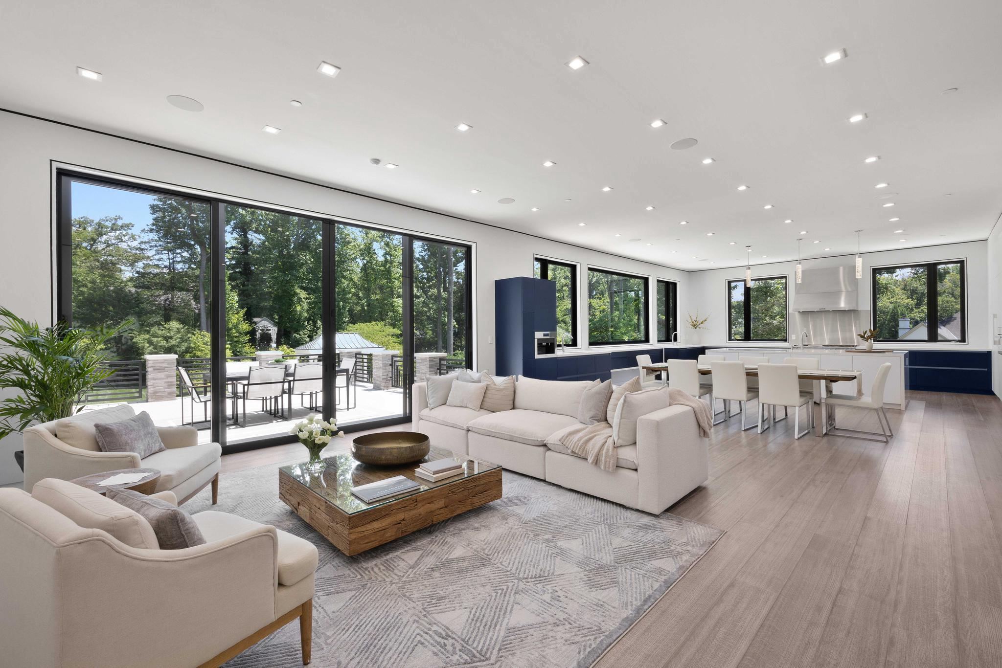 8801& 8799 Fernwood Rd 