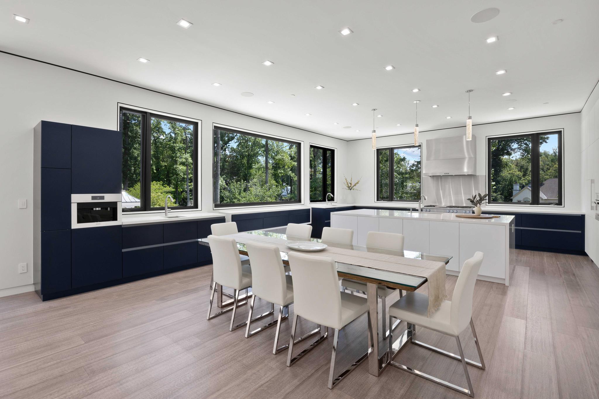 8801& 8799 Fernwood Rd 