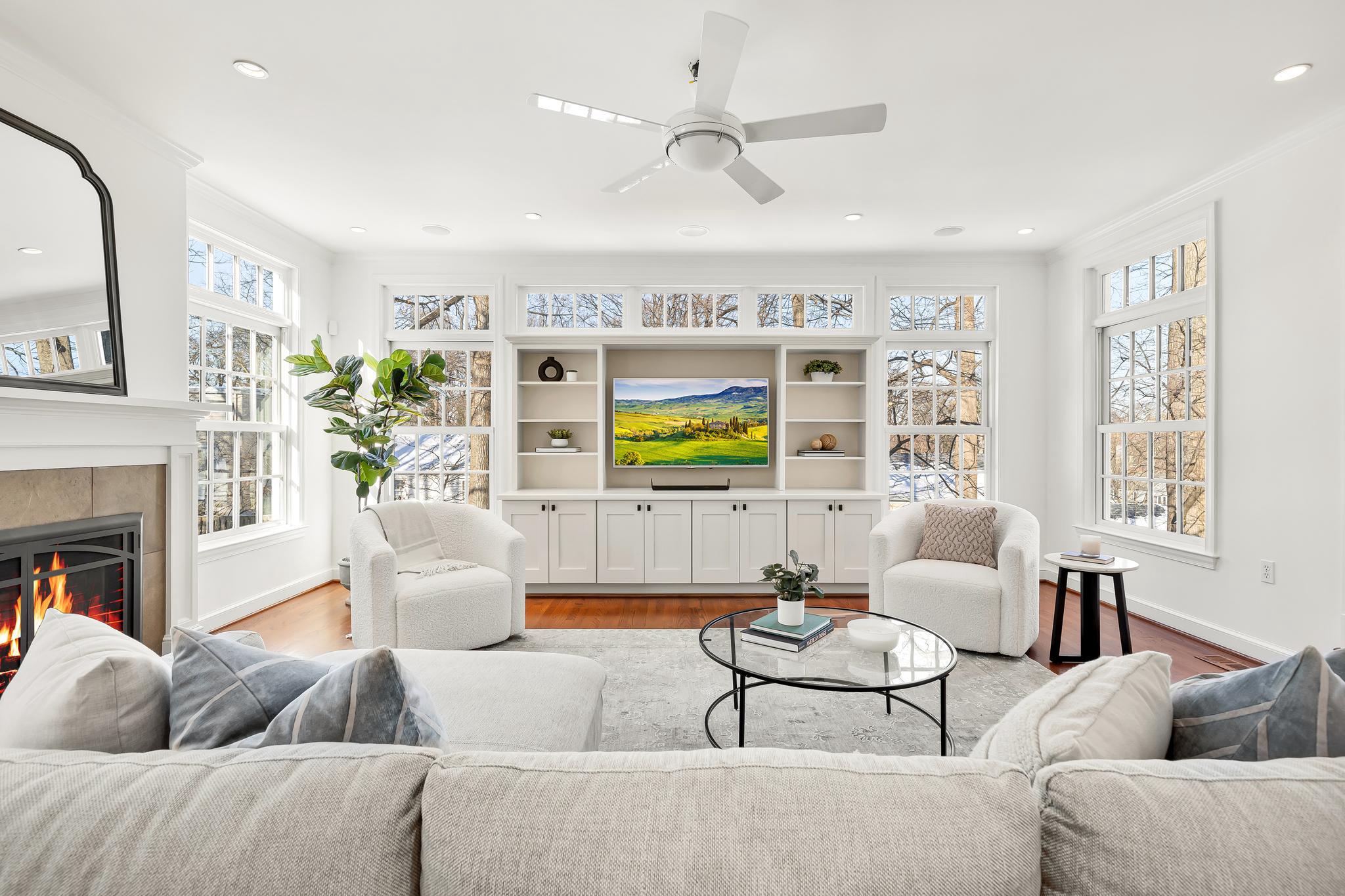 8120 Kerry Lane 