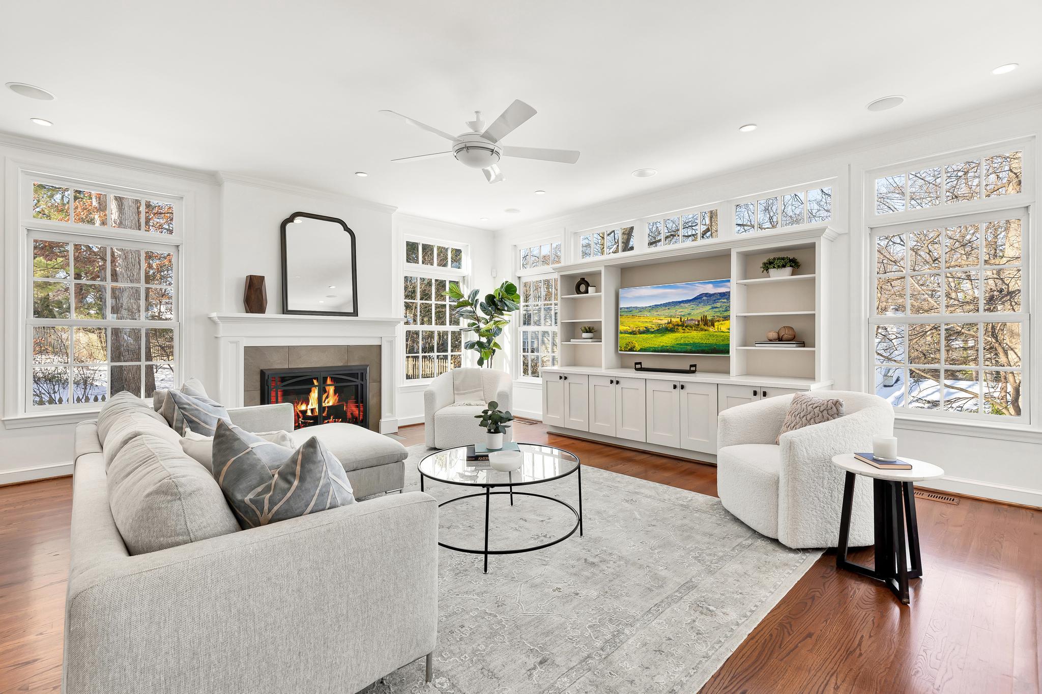 8120 Kerry Lane 