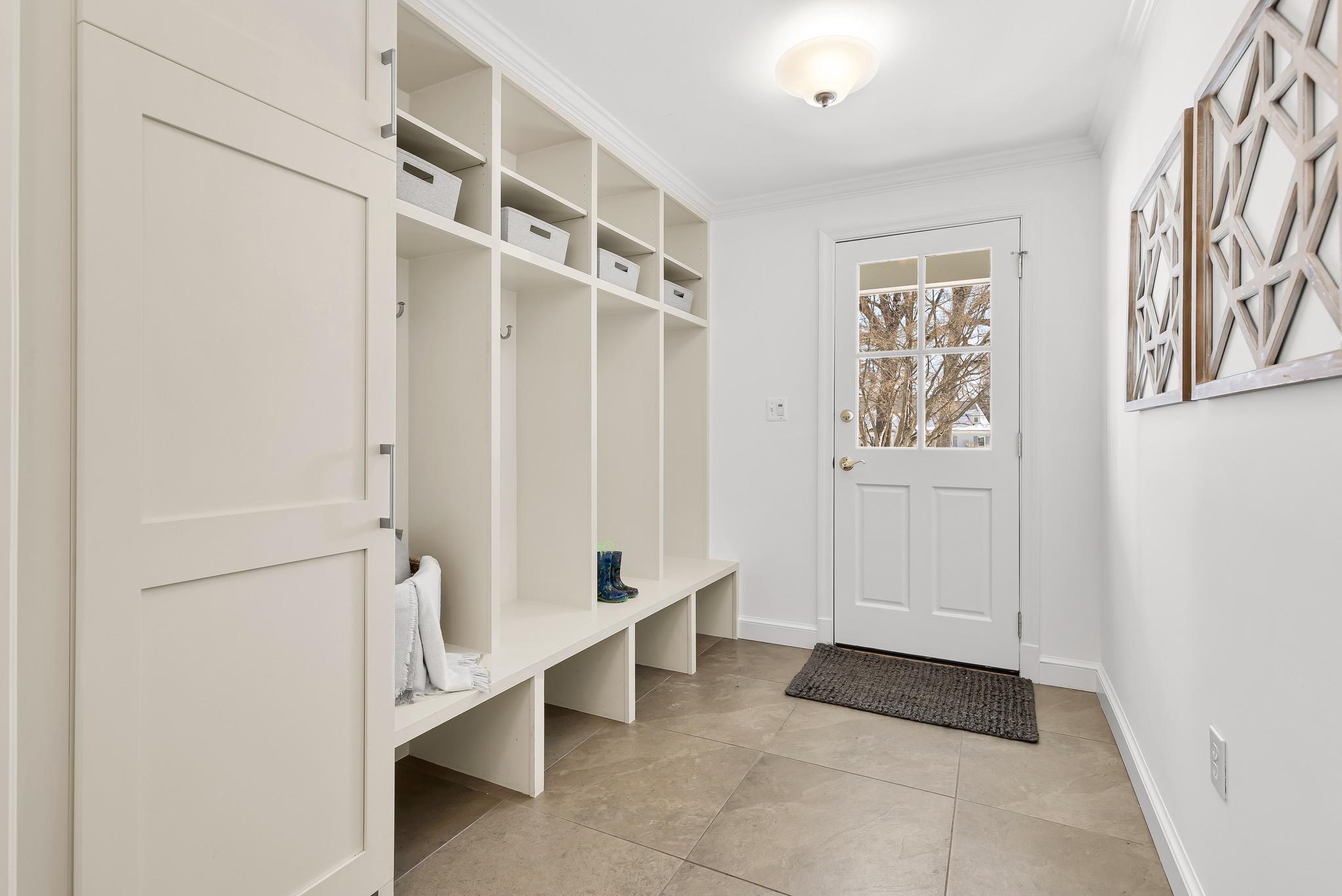 8120 Kerry Lane 