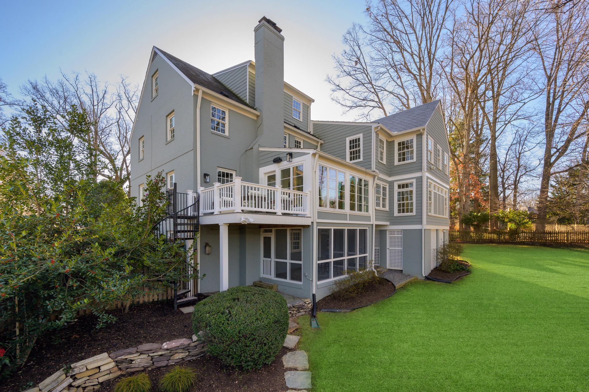 8120 Kerry Lane 