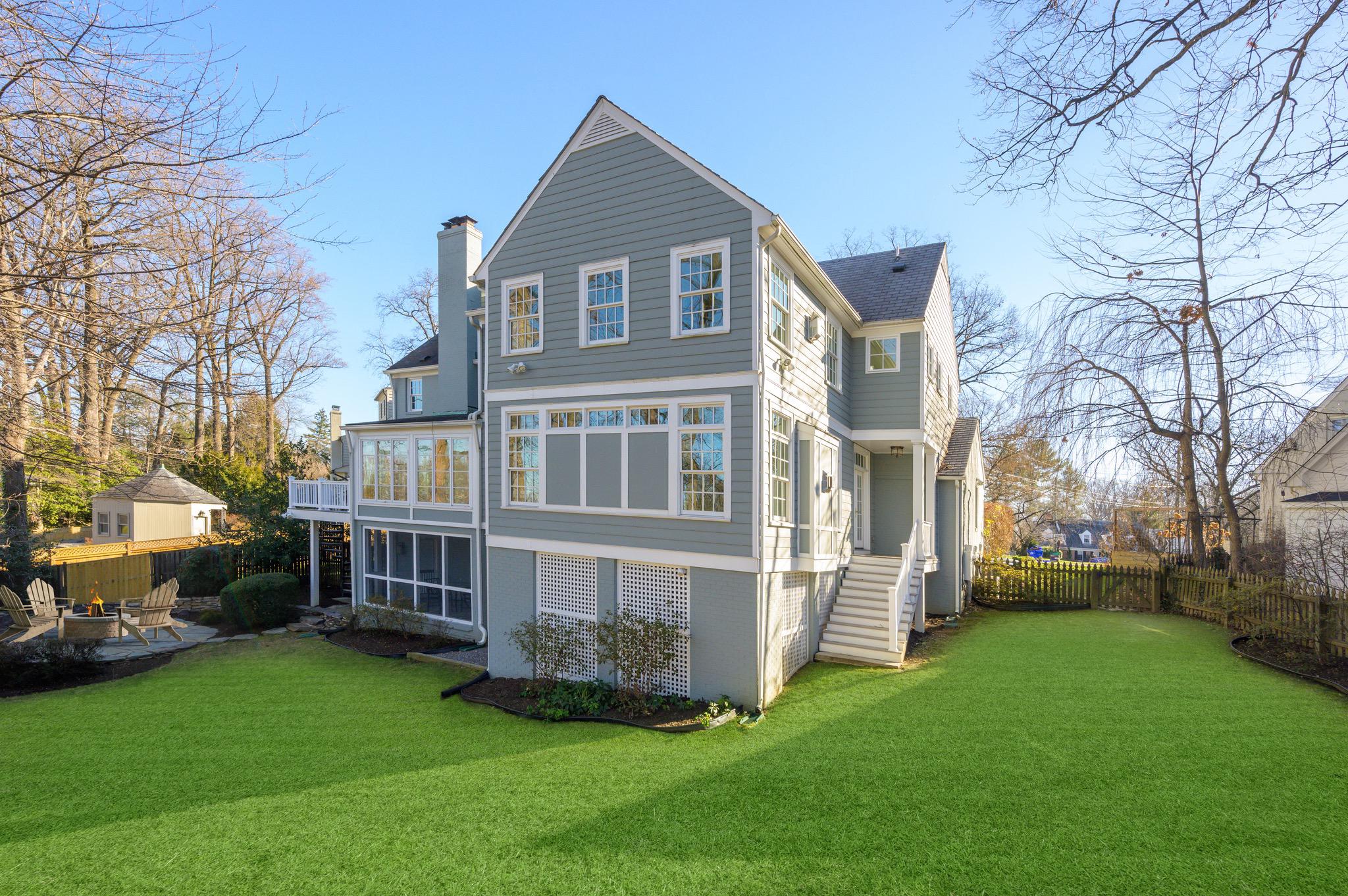 8120 Kerry Lane 