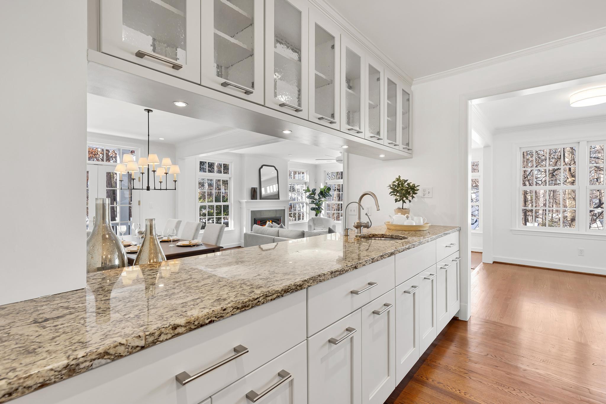 8120 Kerry Lane 