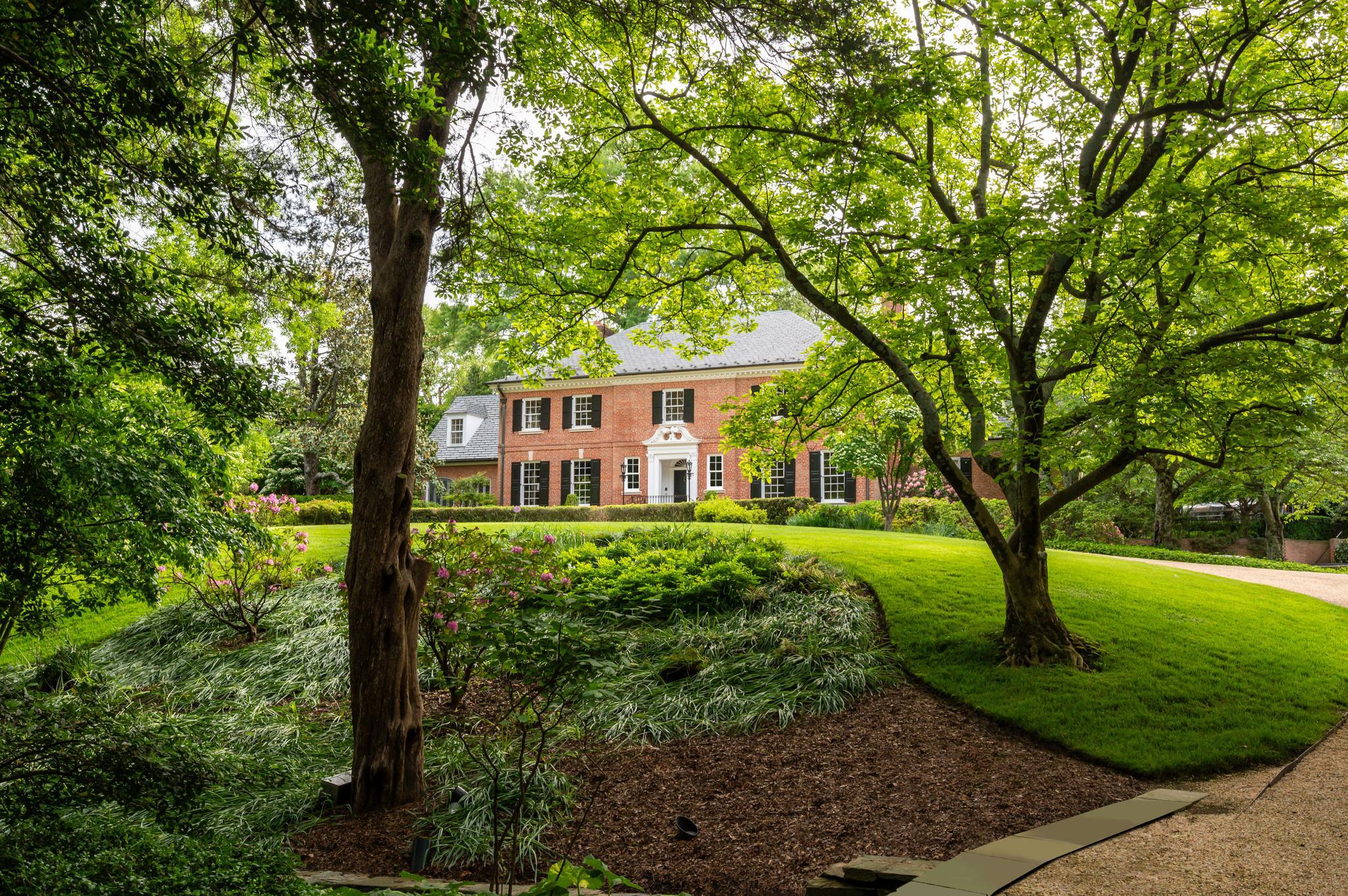 7116 Glenbrook Road 