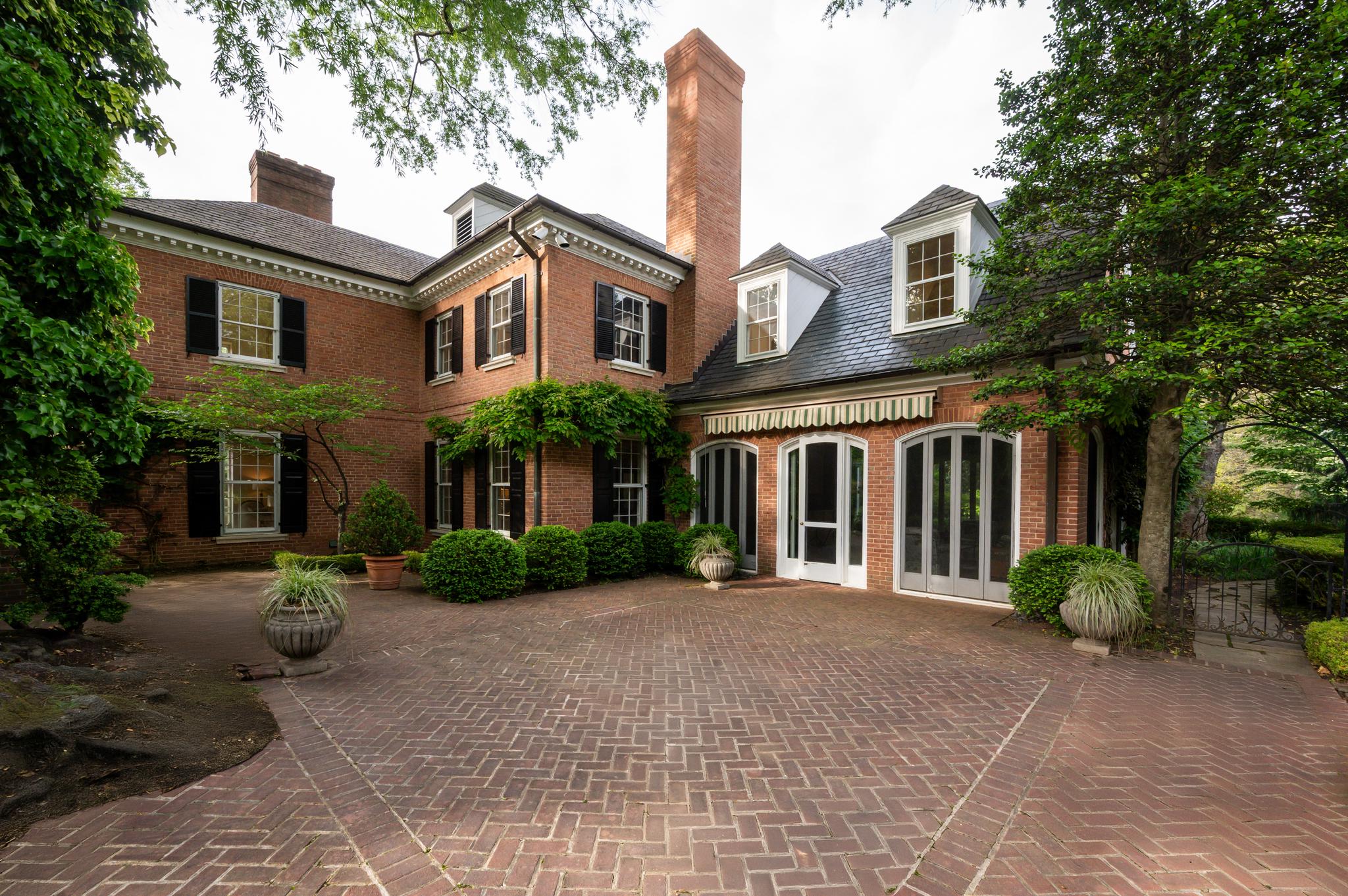 7116 Glenbrook Road 