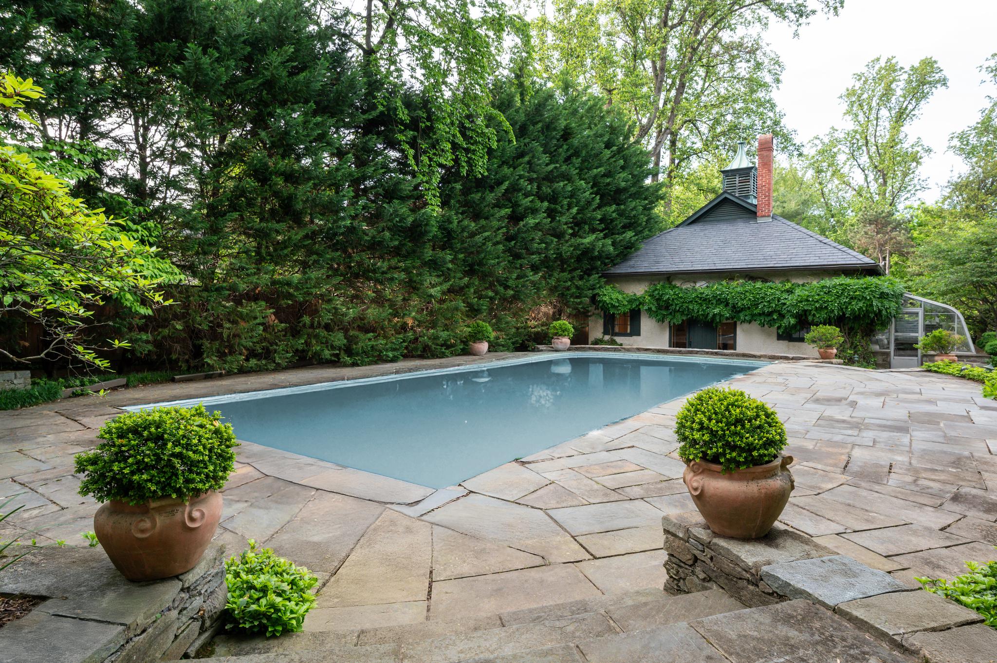 7116 Glenbrook Road 