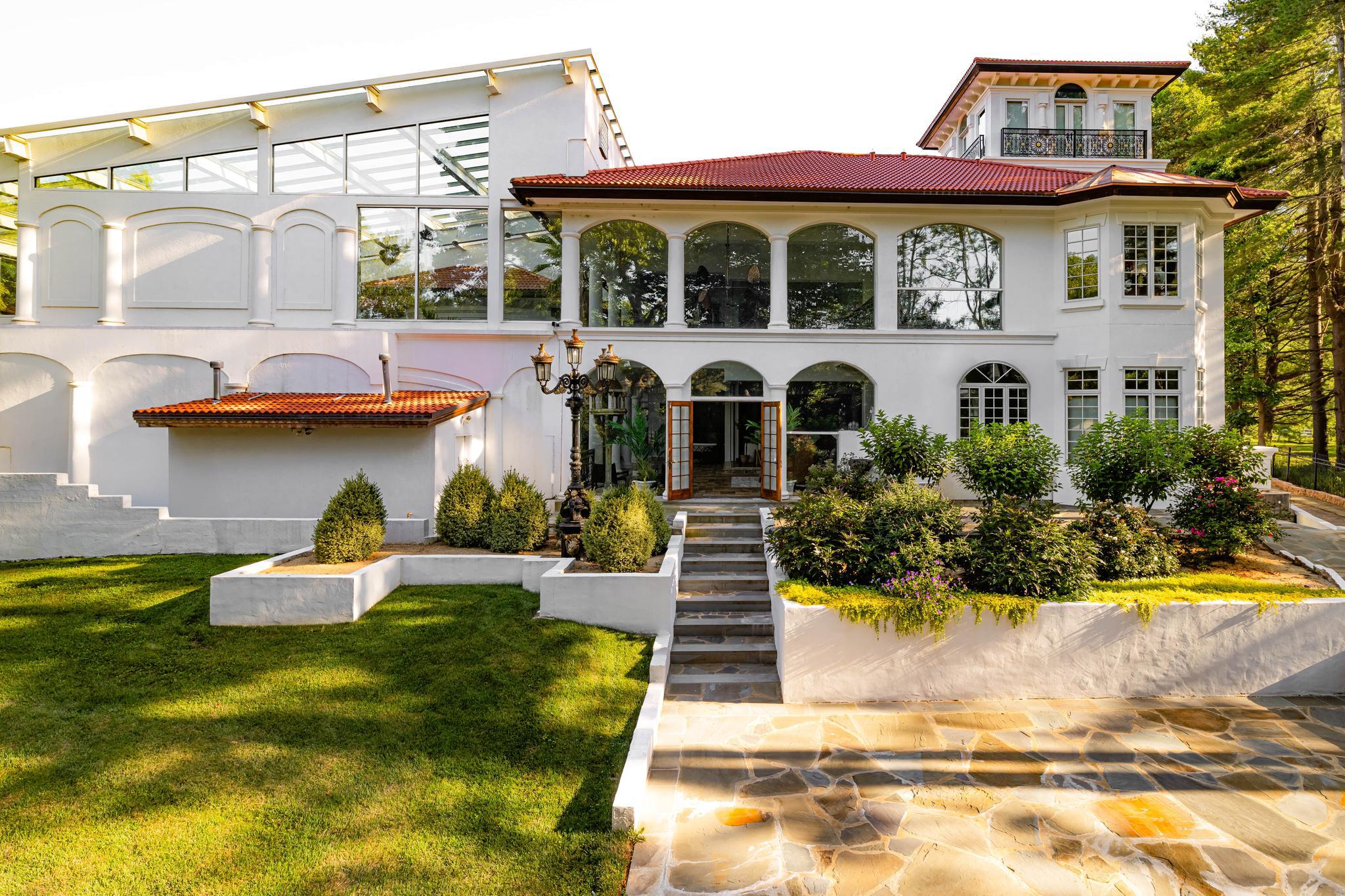 9101 River Road 