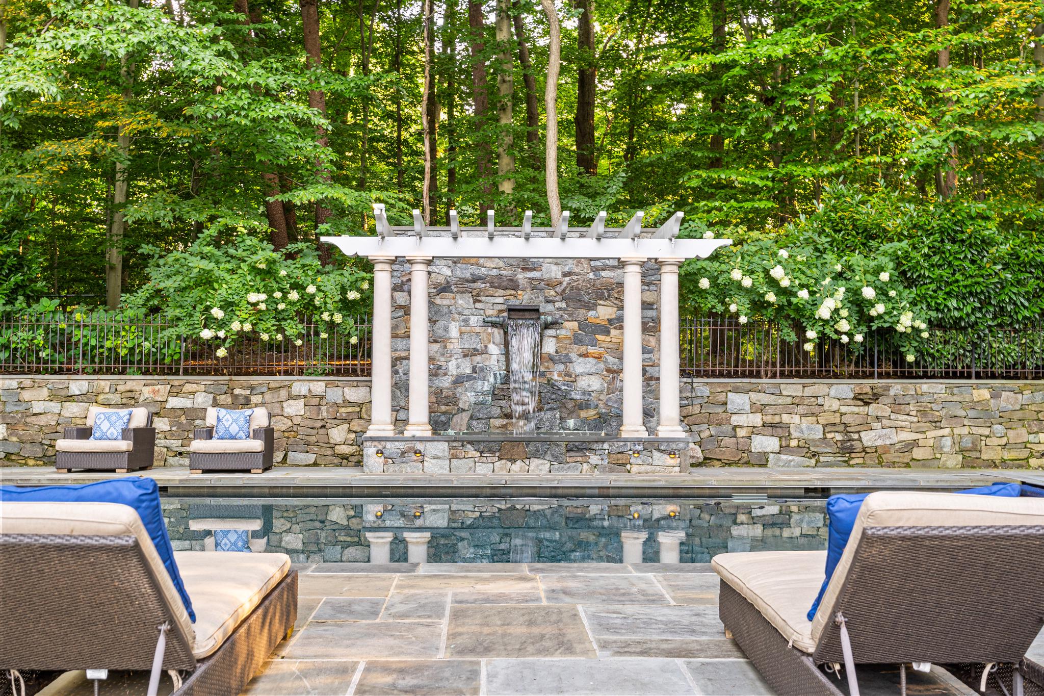 9900 New London Drive 