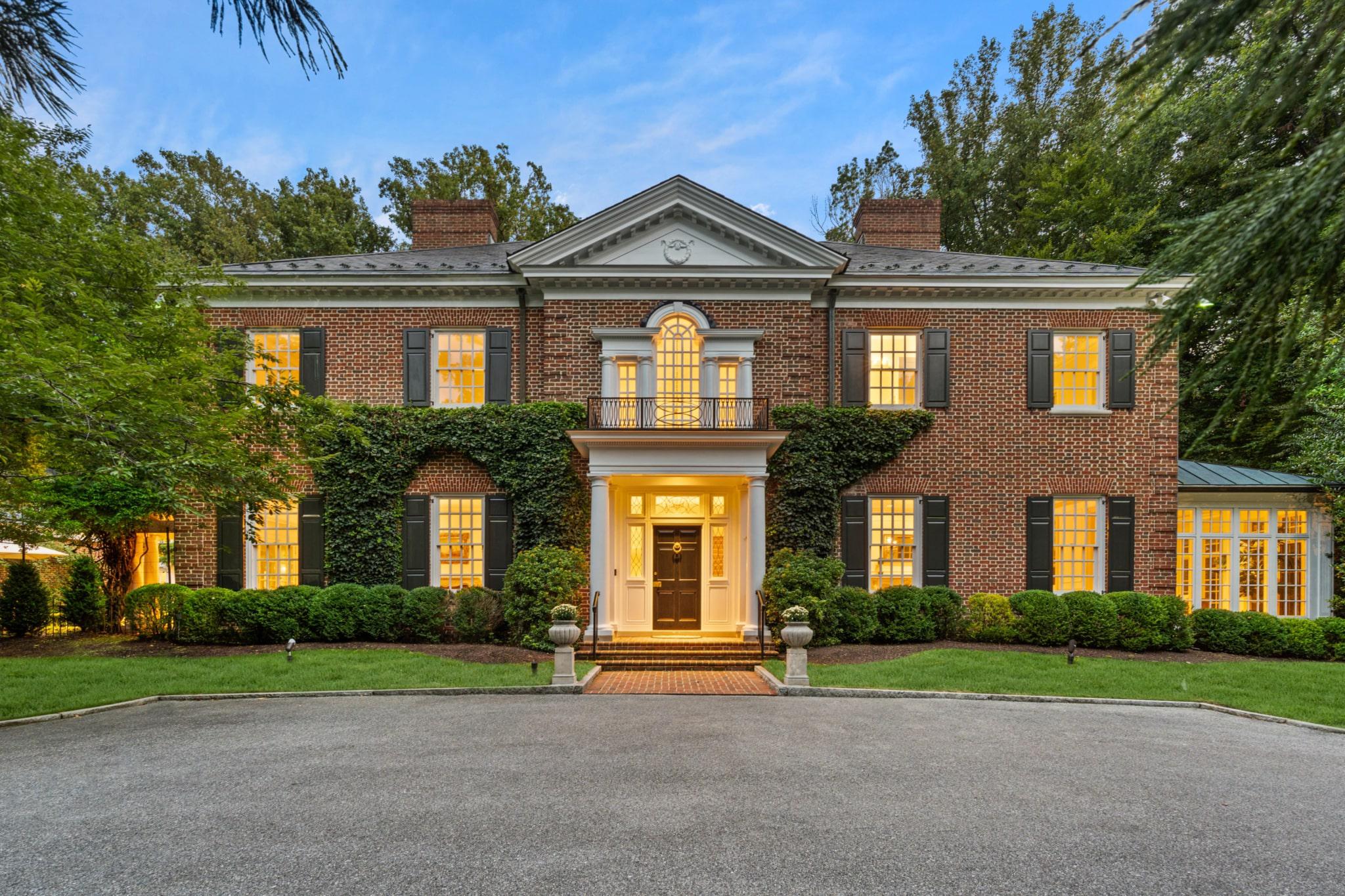 9900 New London Drive 