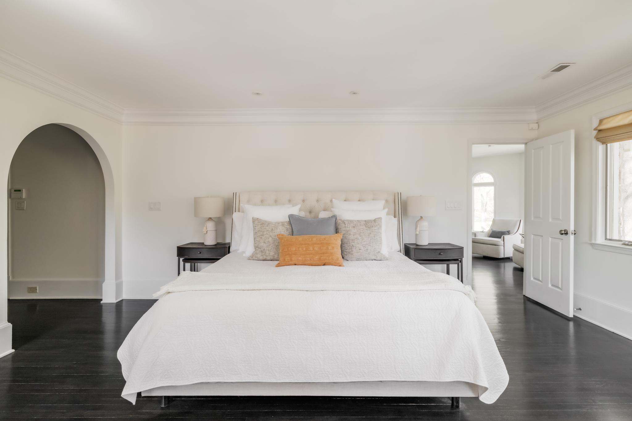 9200 Hollyoak Drive 