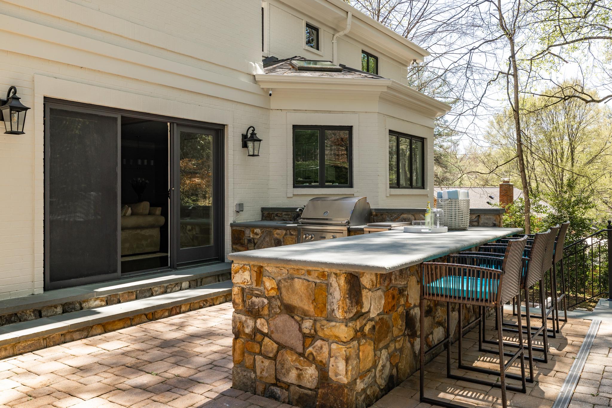 9200 Hollyoak Drive 