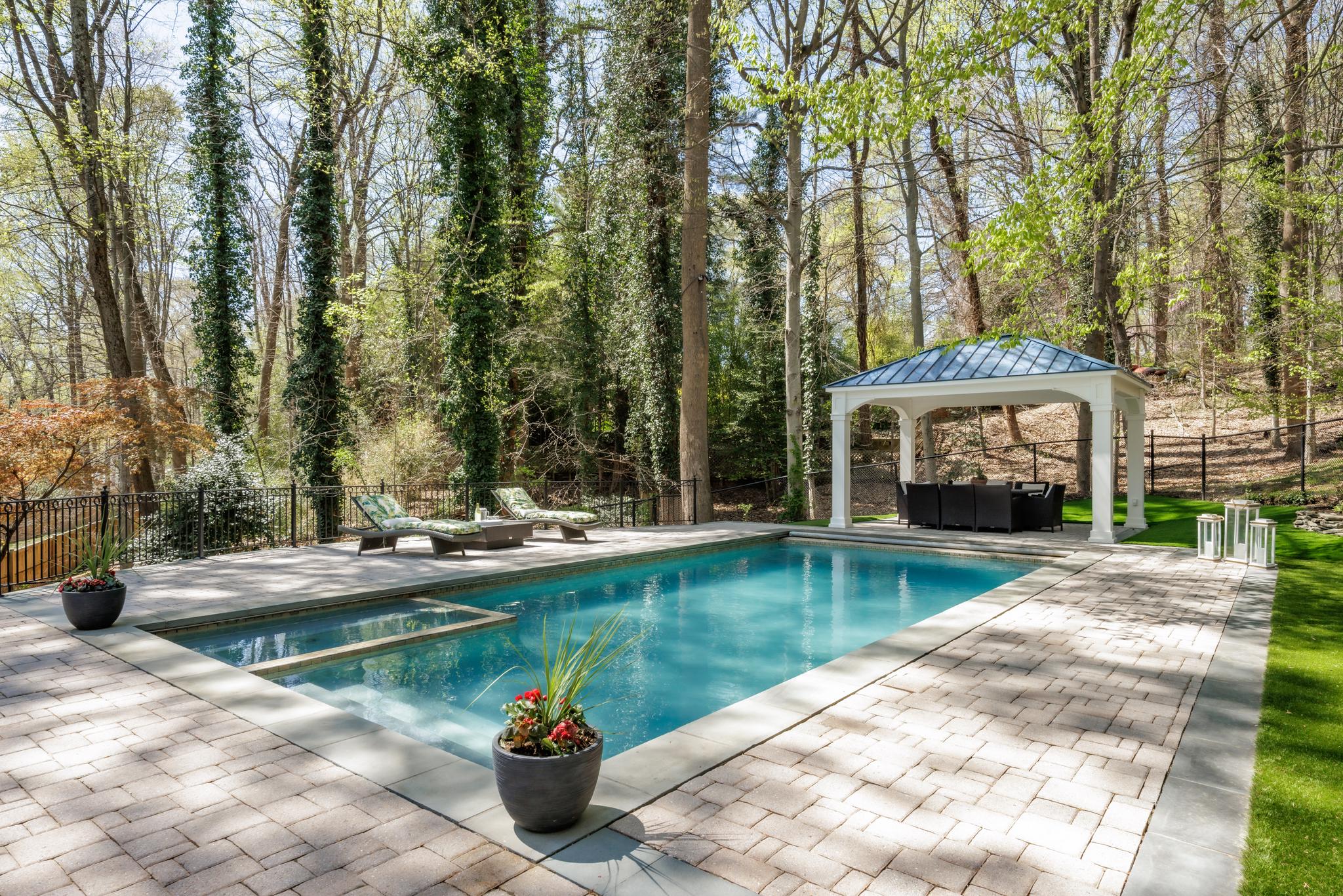 9200 Hollyoak Drive 