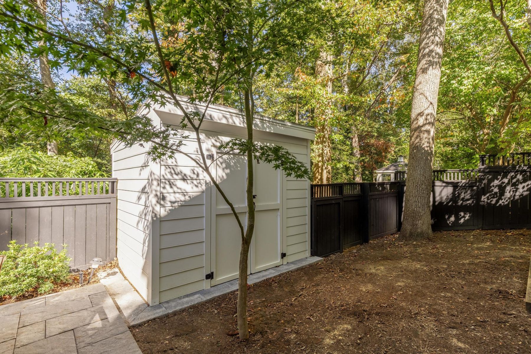 5106 Brookview Drive 