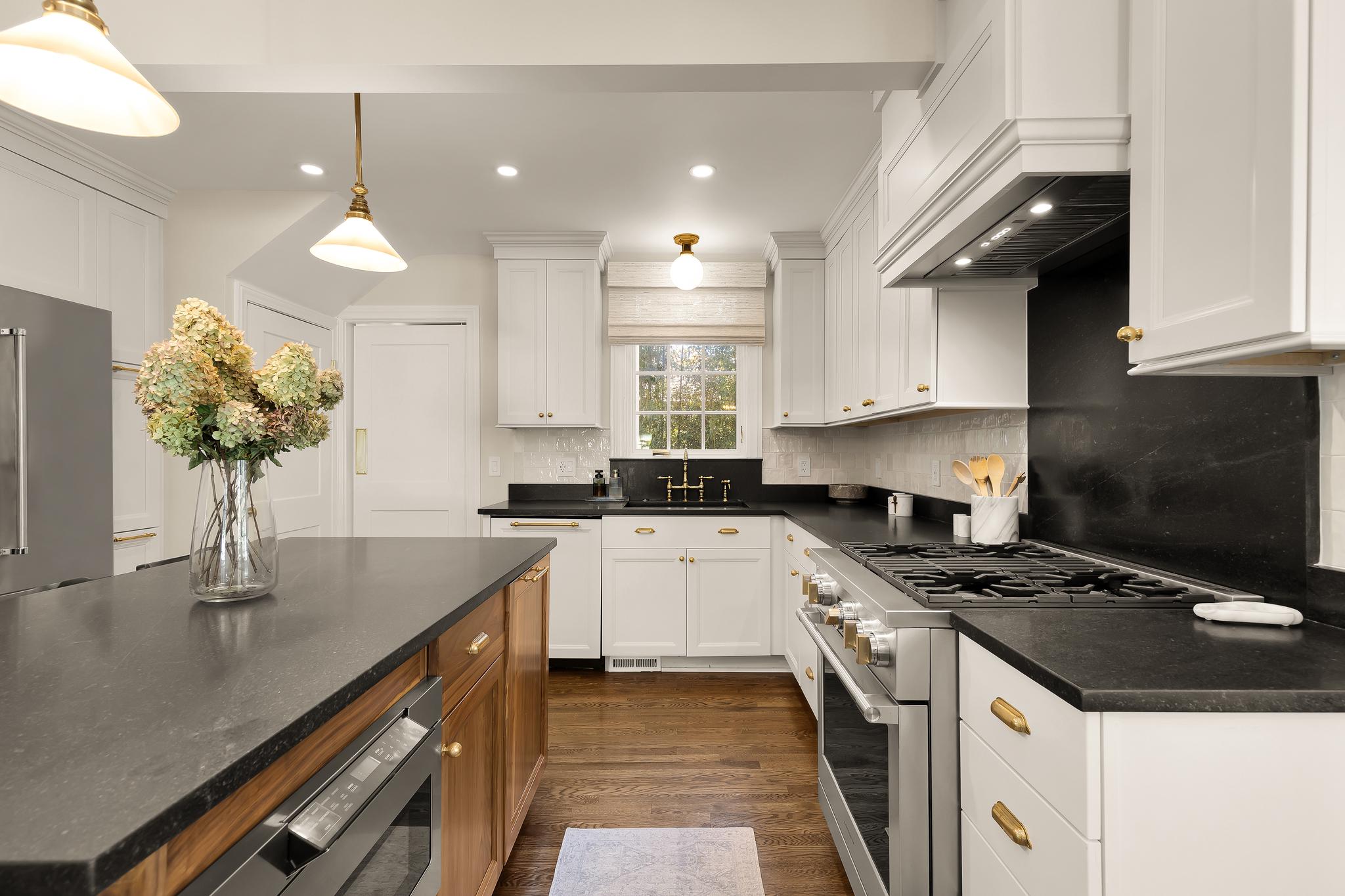 5106 Brookview Drive 