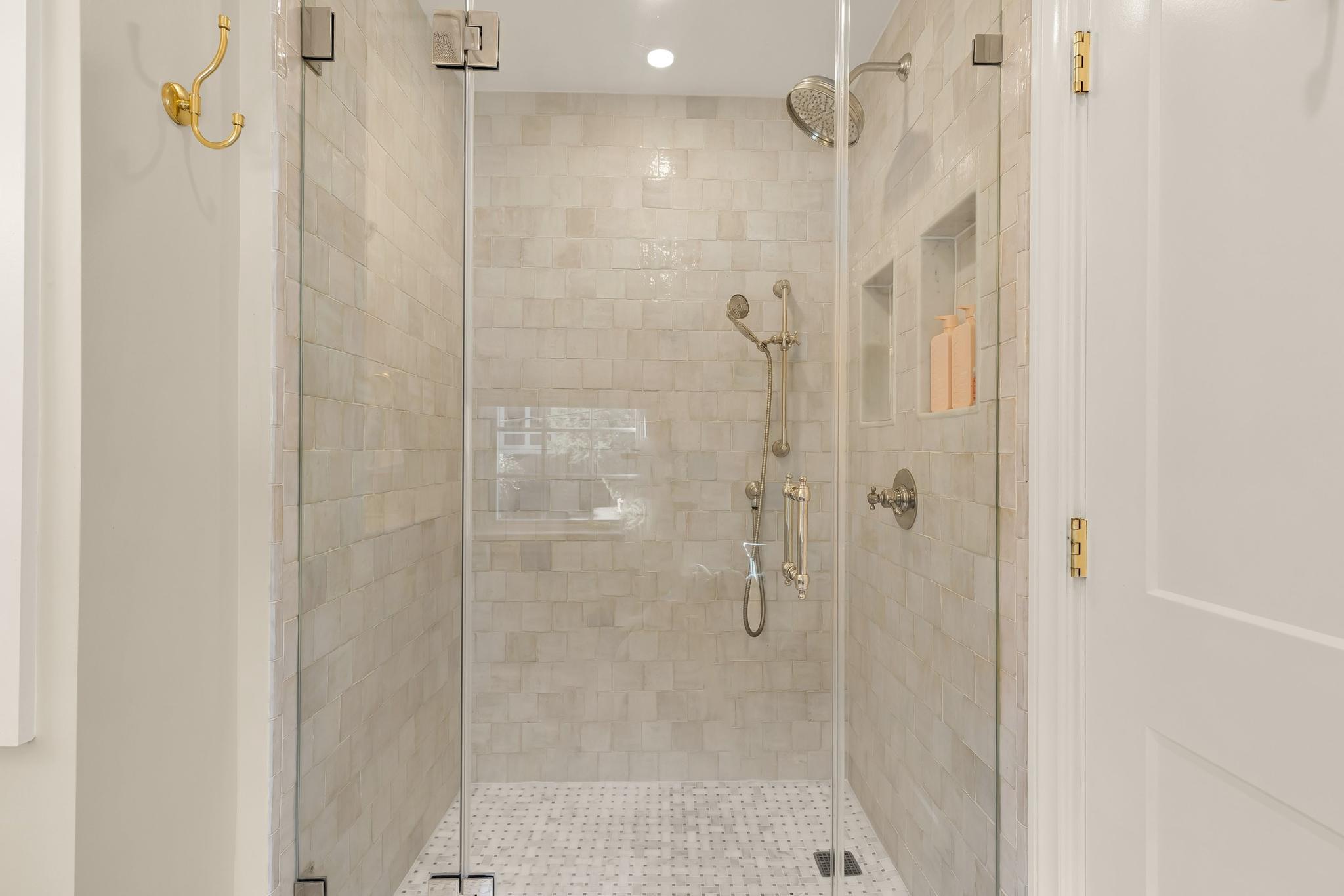 5106 Brookview Drive 