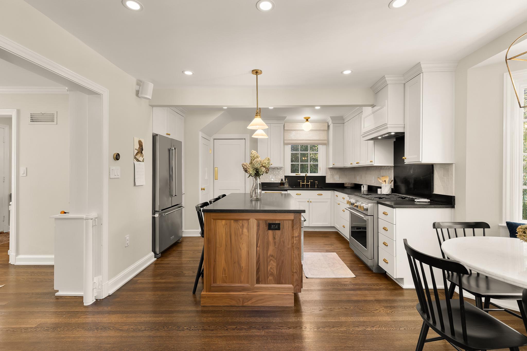 5106 Brookview Drive 