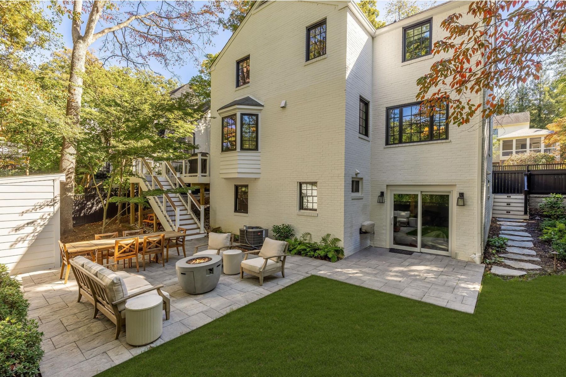 5106 Brookview Drive 