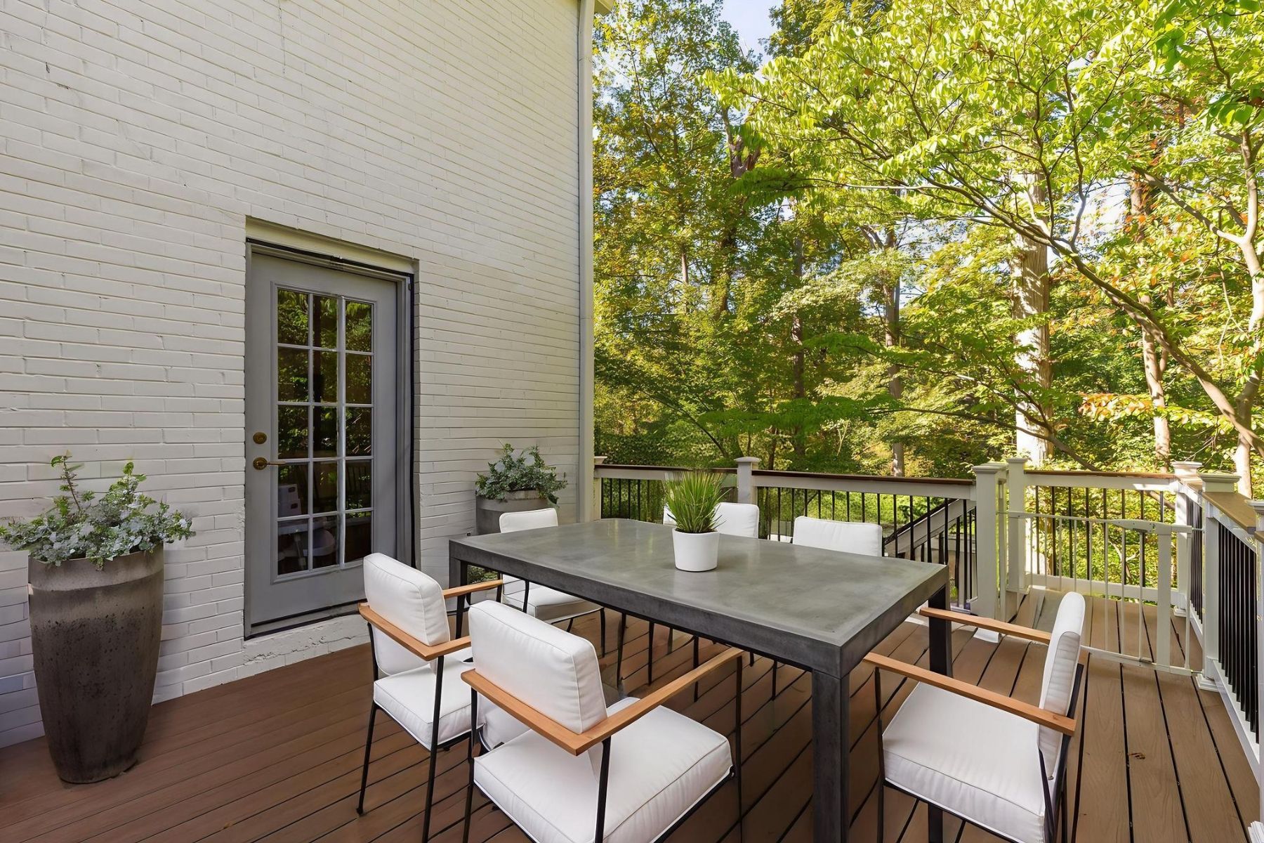 5106 Brookview Drive 