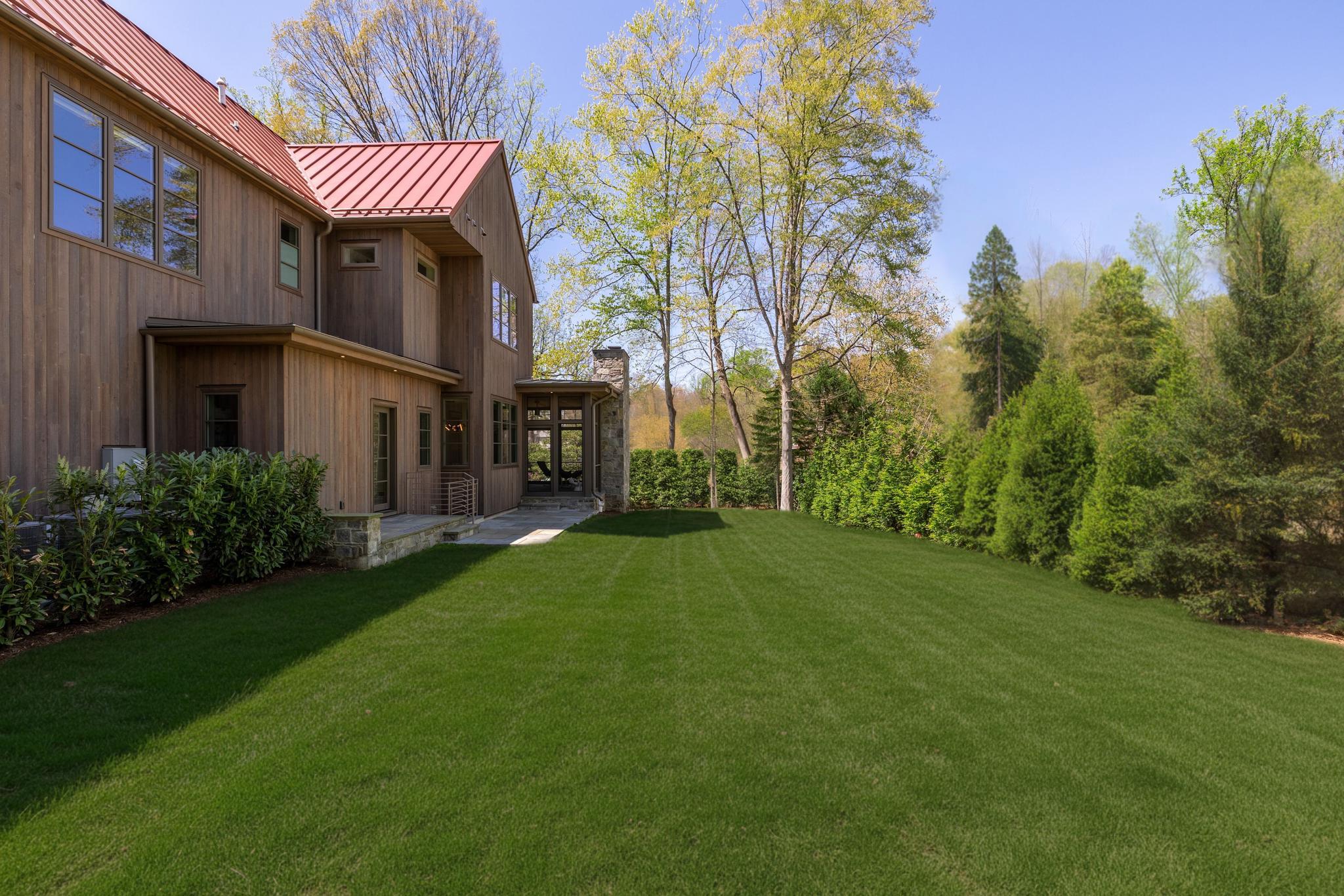 7027 Longwood Drive 