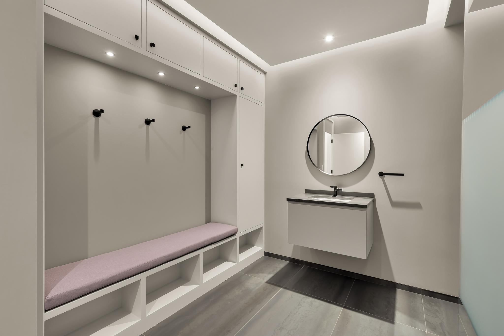 7027 Longwood Drive 