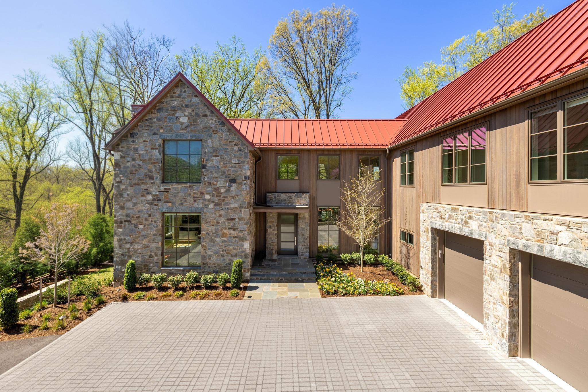 7027 Longwood Drive 