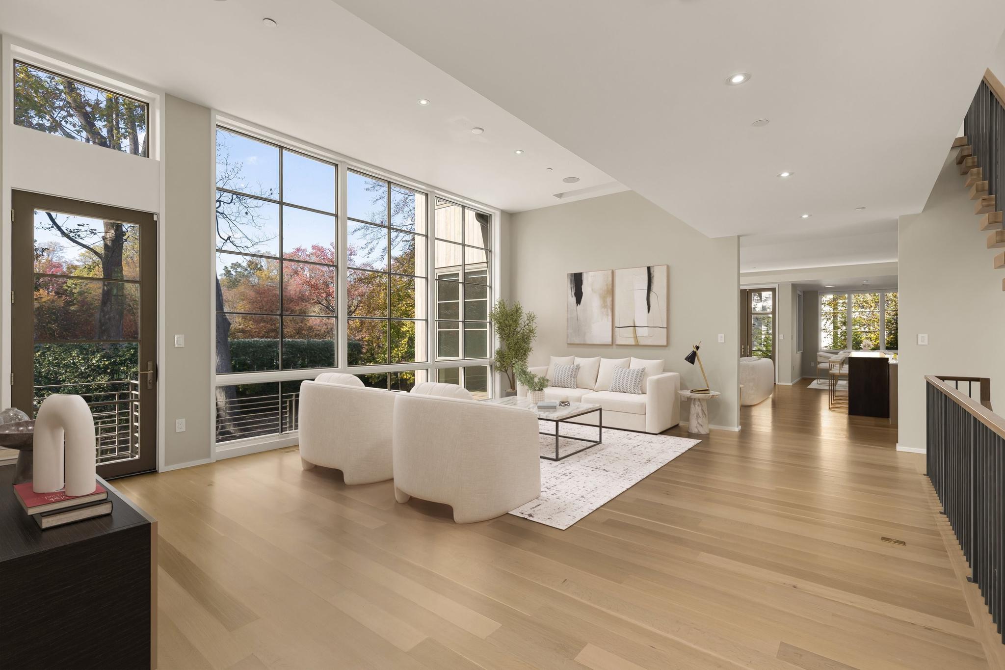 7027 Longwood Drive 