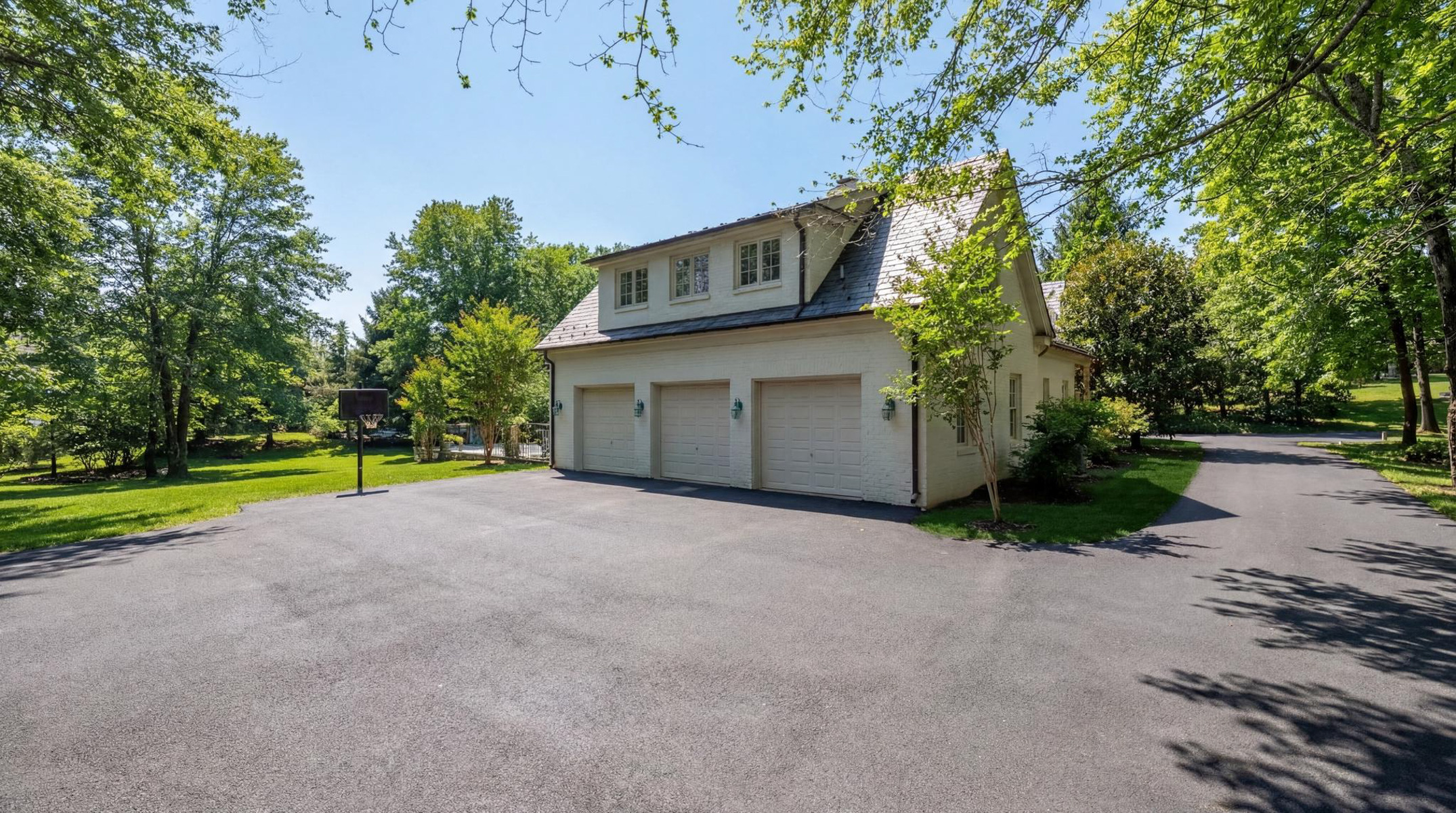 8600 Country Club Drive