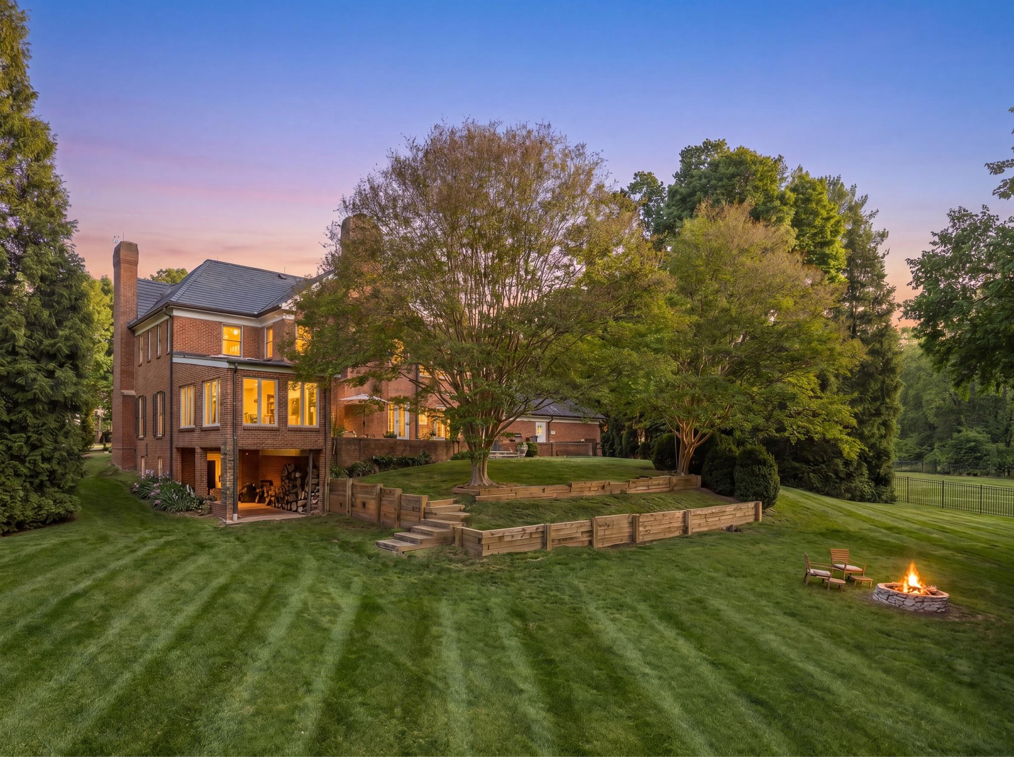 9205 Pegasus Court