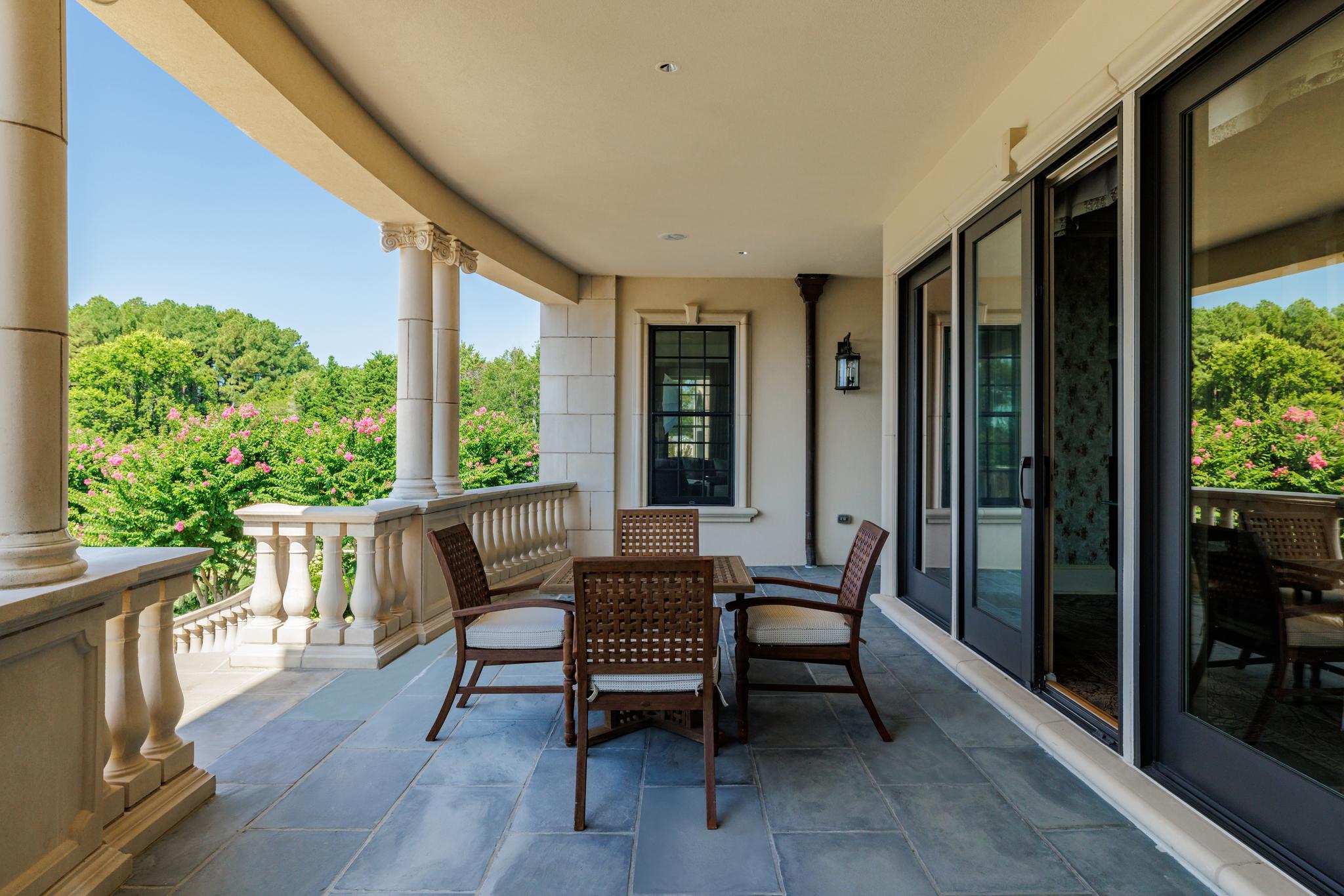200 Bridgeview Lane 