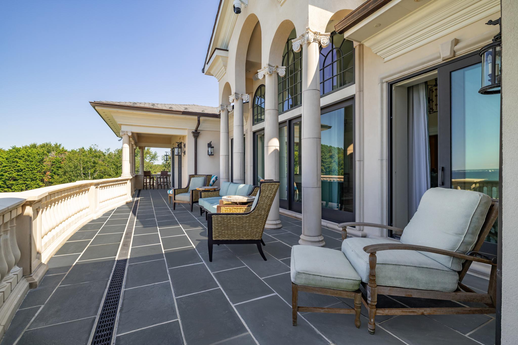 200 Bridgeview Lane 