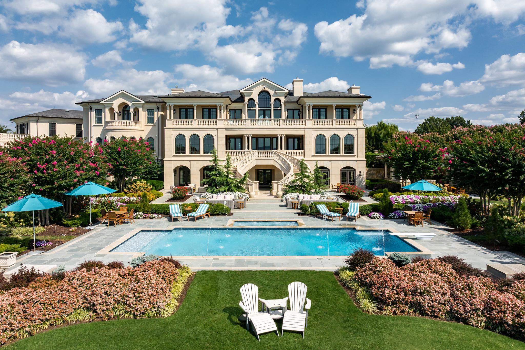 200 Bridgeview Lane 