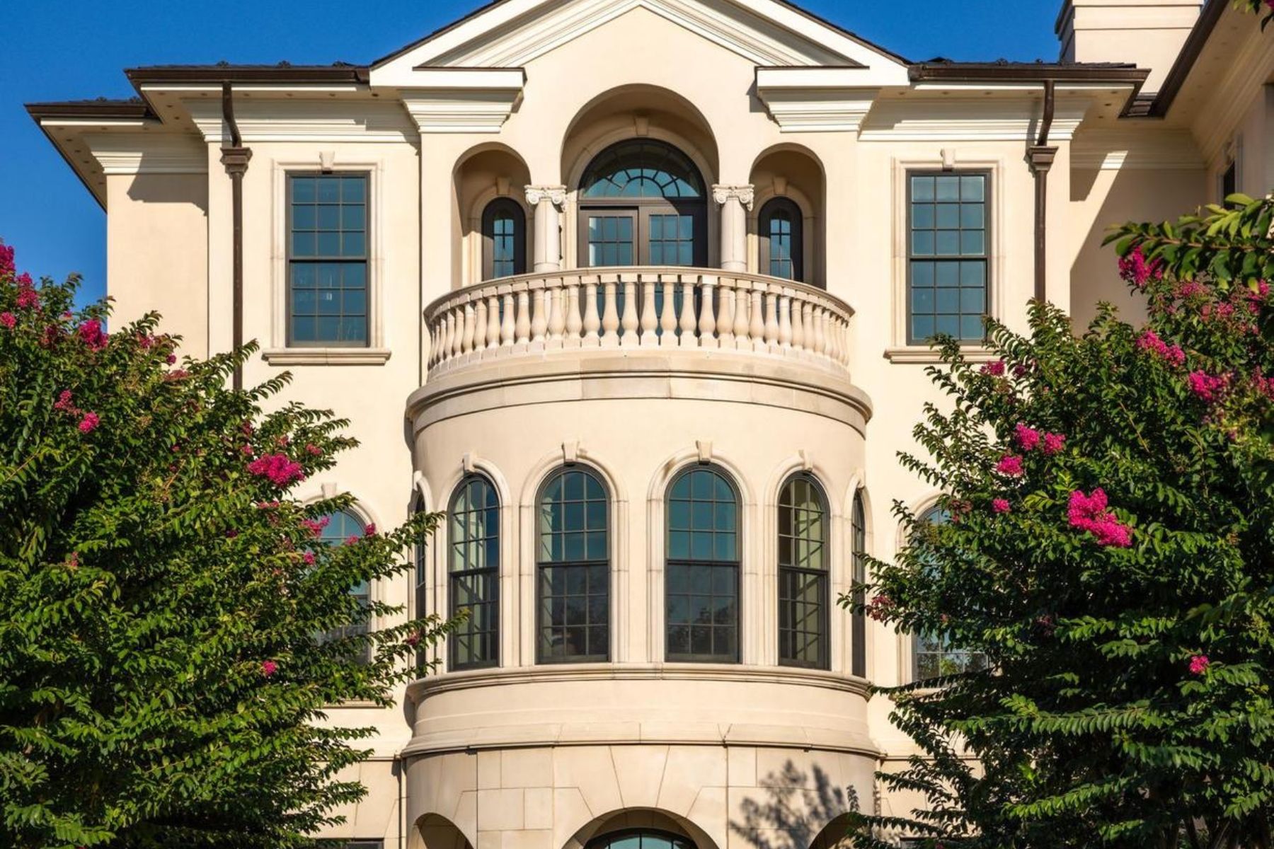 200 Bridgeview Lane 