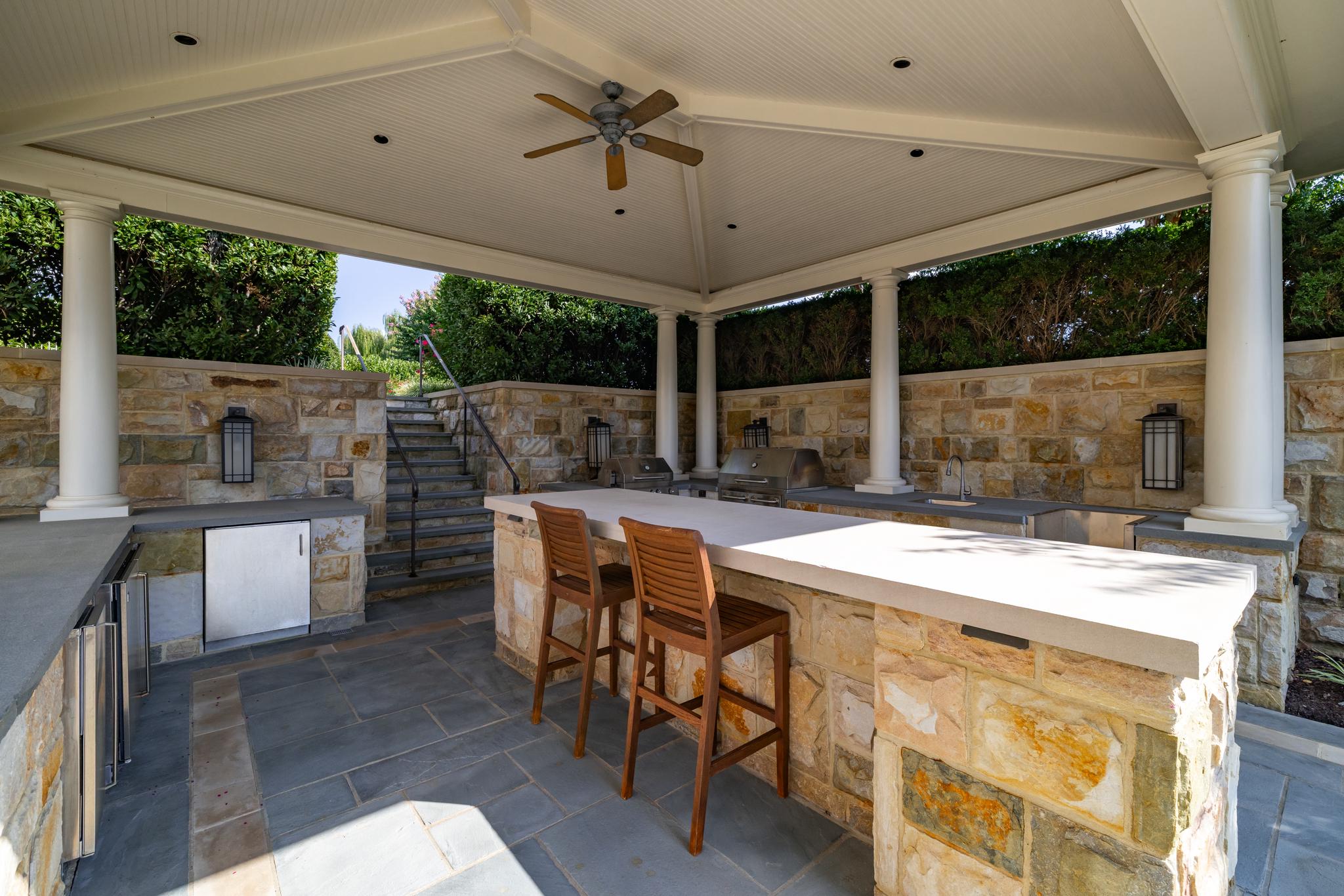 200 Bridgeview Lane 