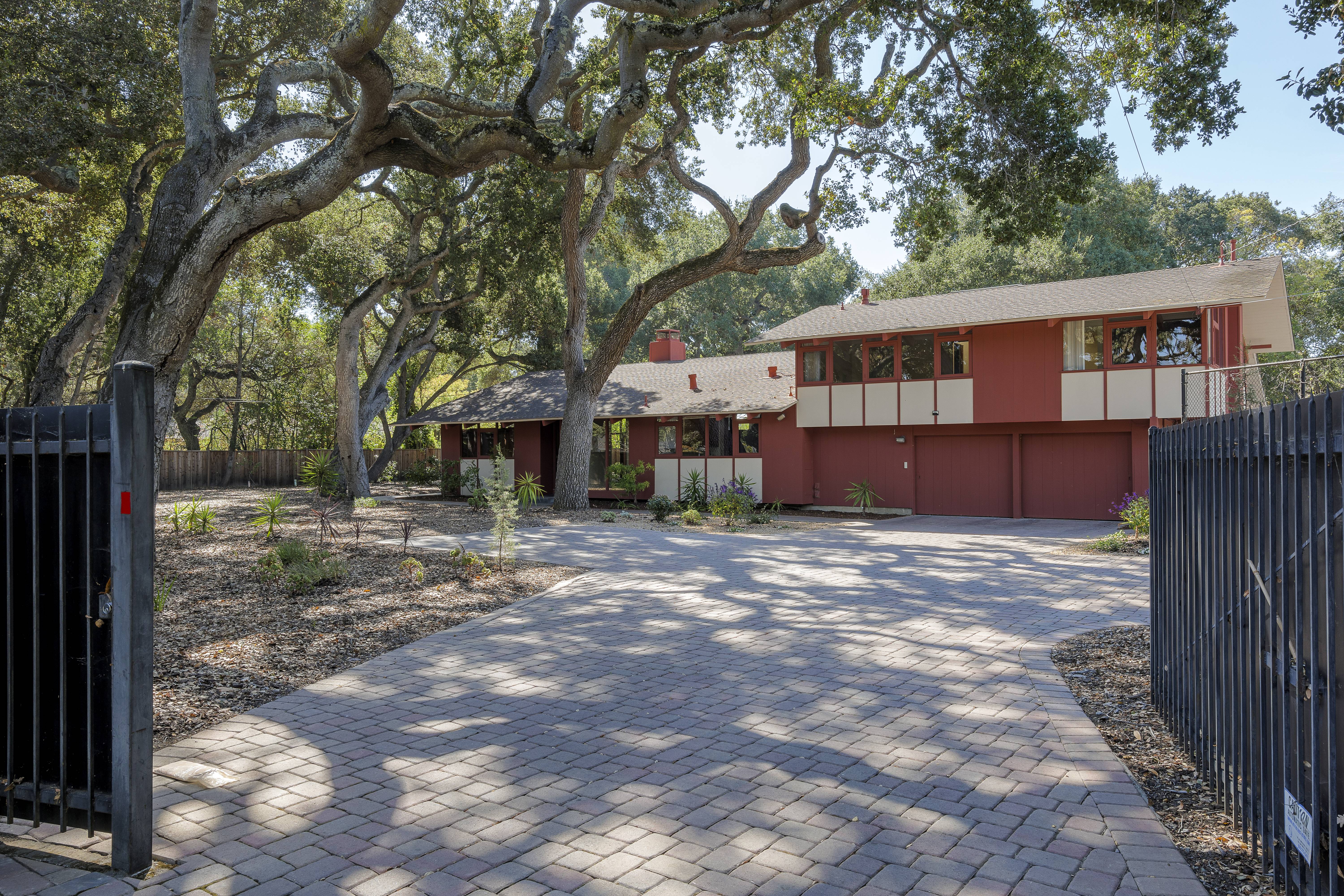 296 Bay Road 
