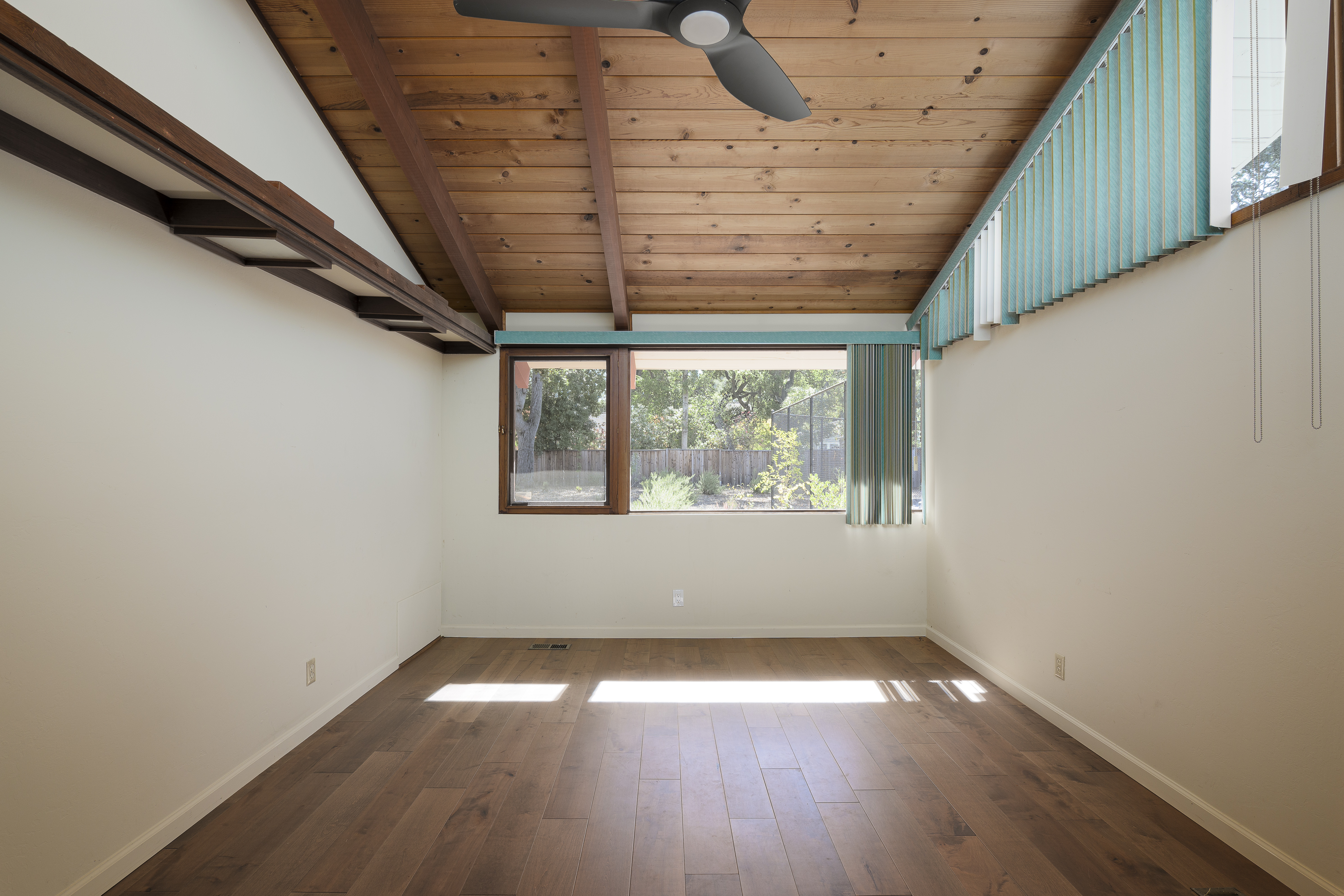 296 Bay Road 