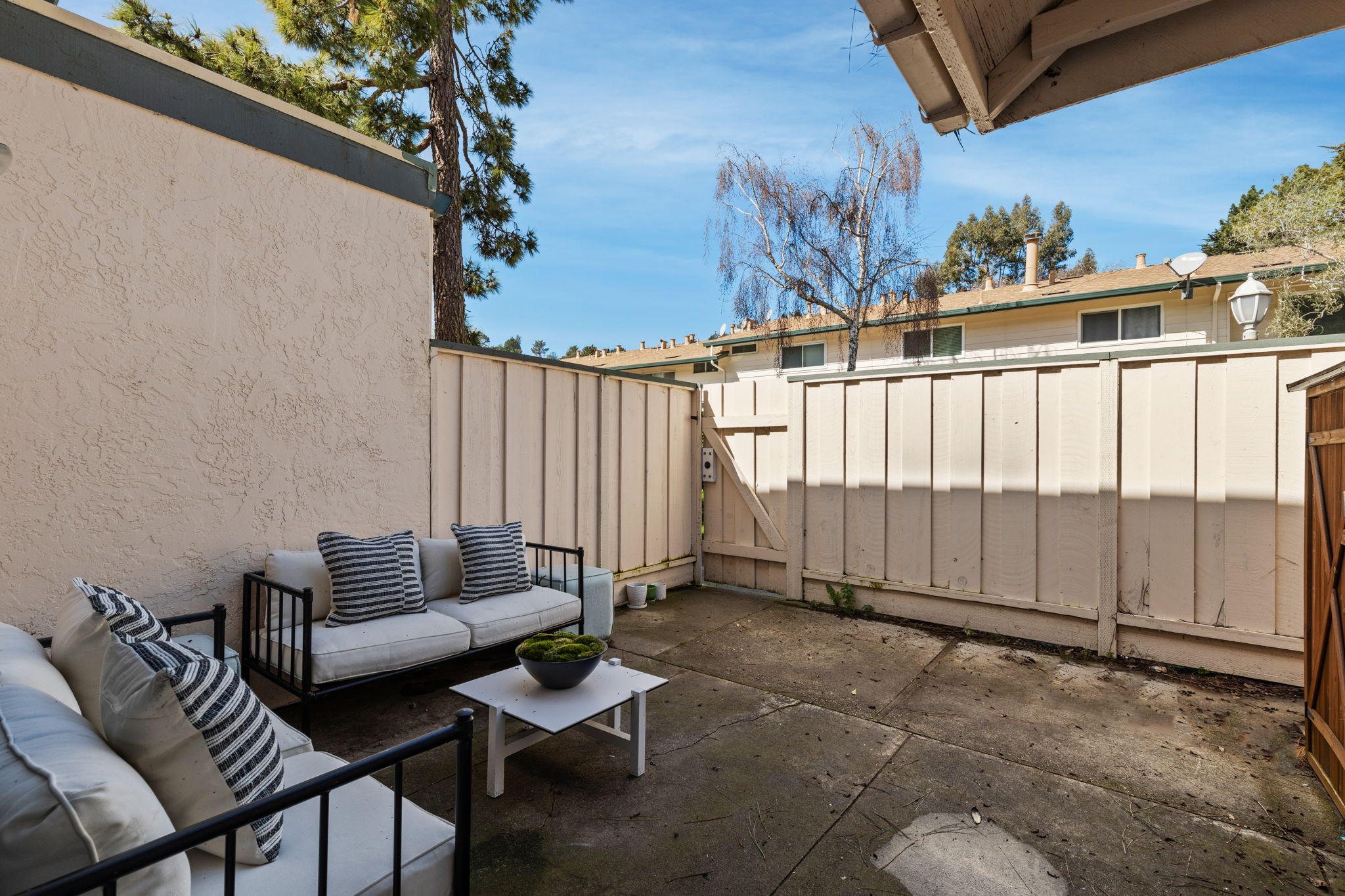 1327 Terra Nova Boulevard 