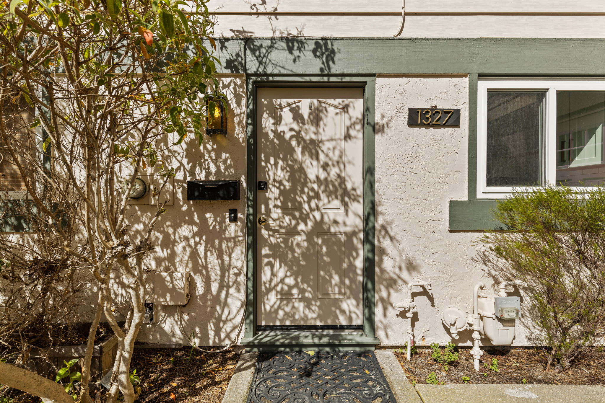 1327 Terra Nova Boulevard 