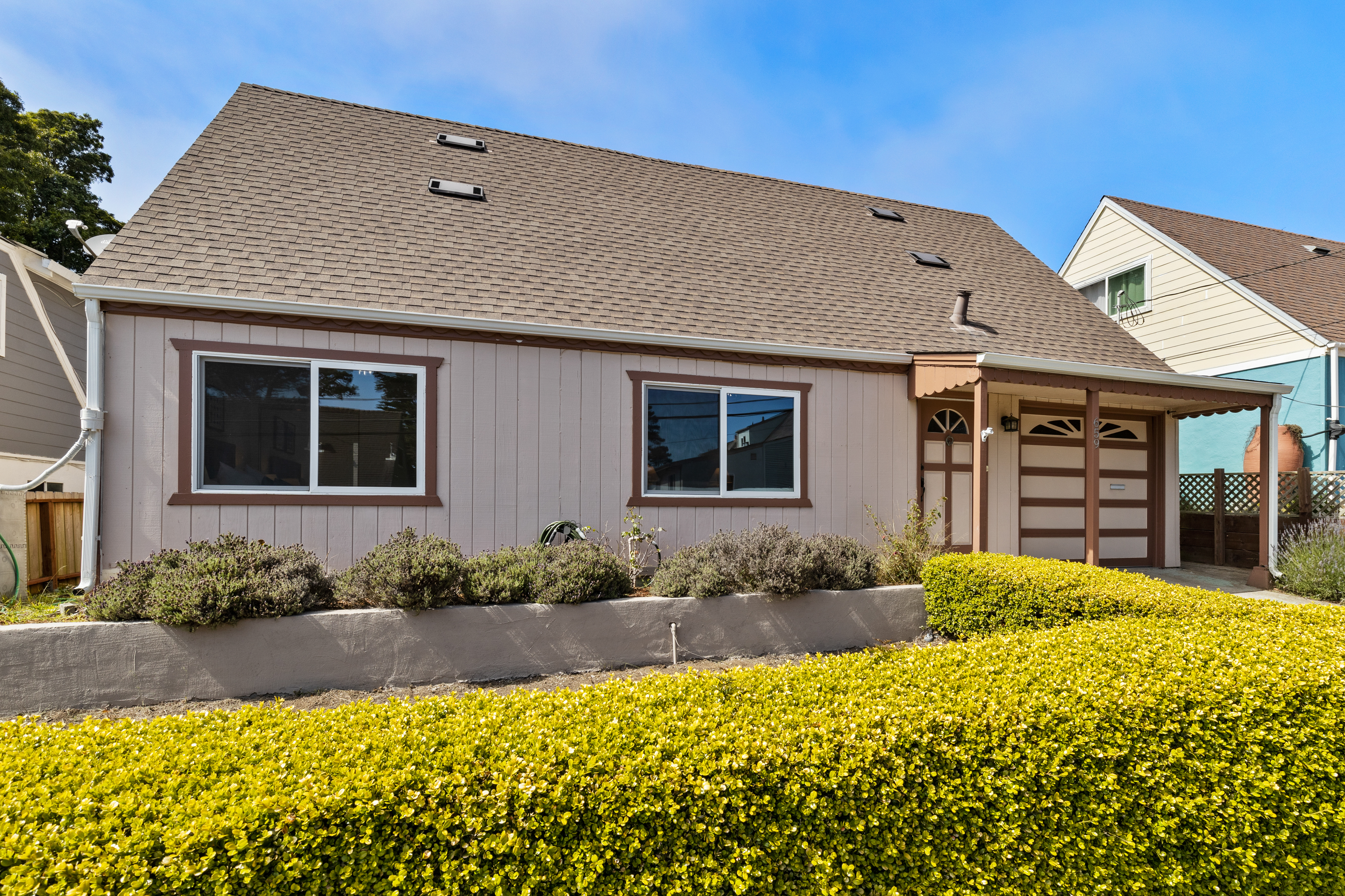 659 Southmoor Drive 