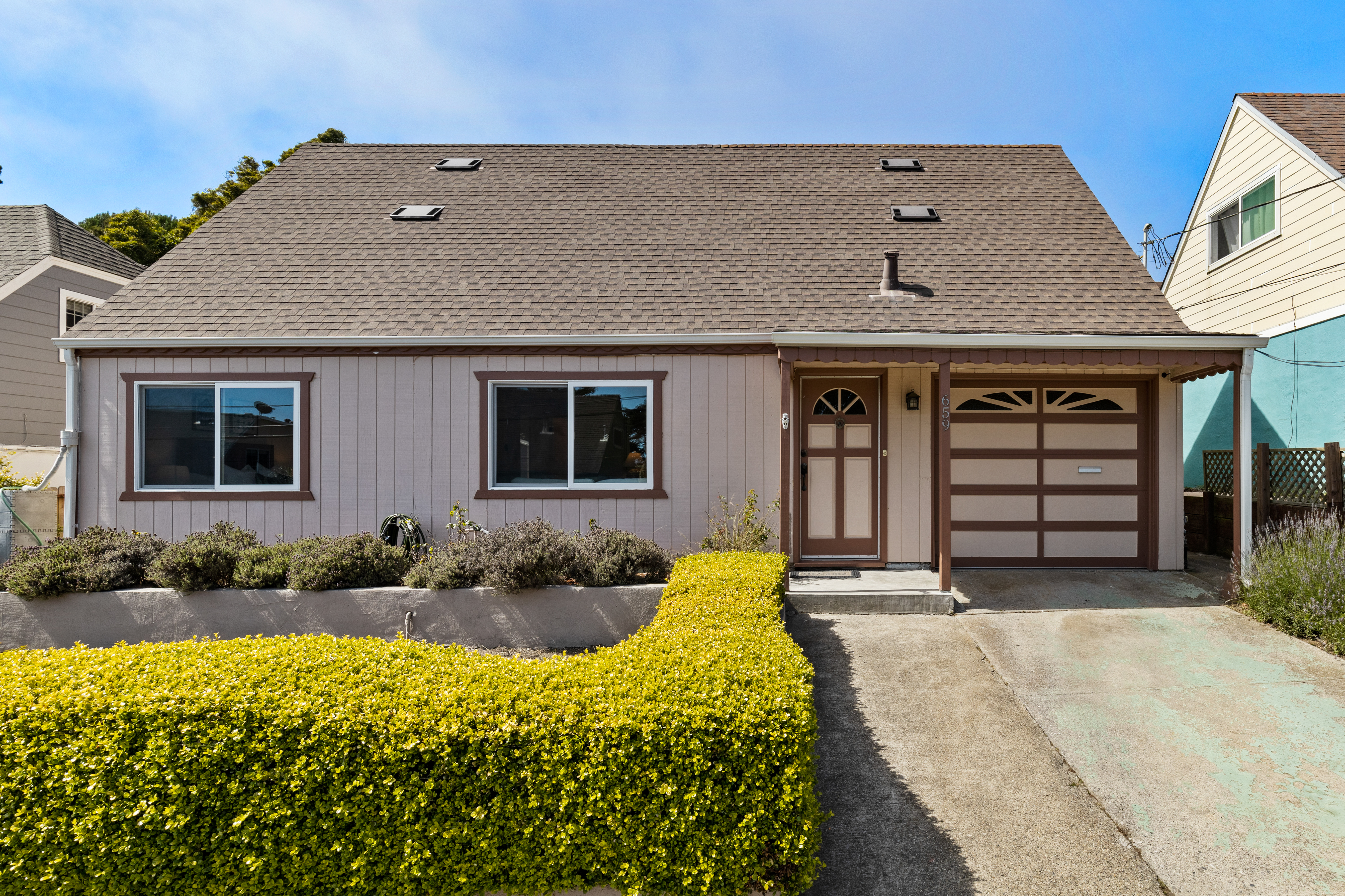 659 Southmoor Drive 