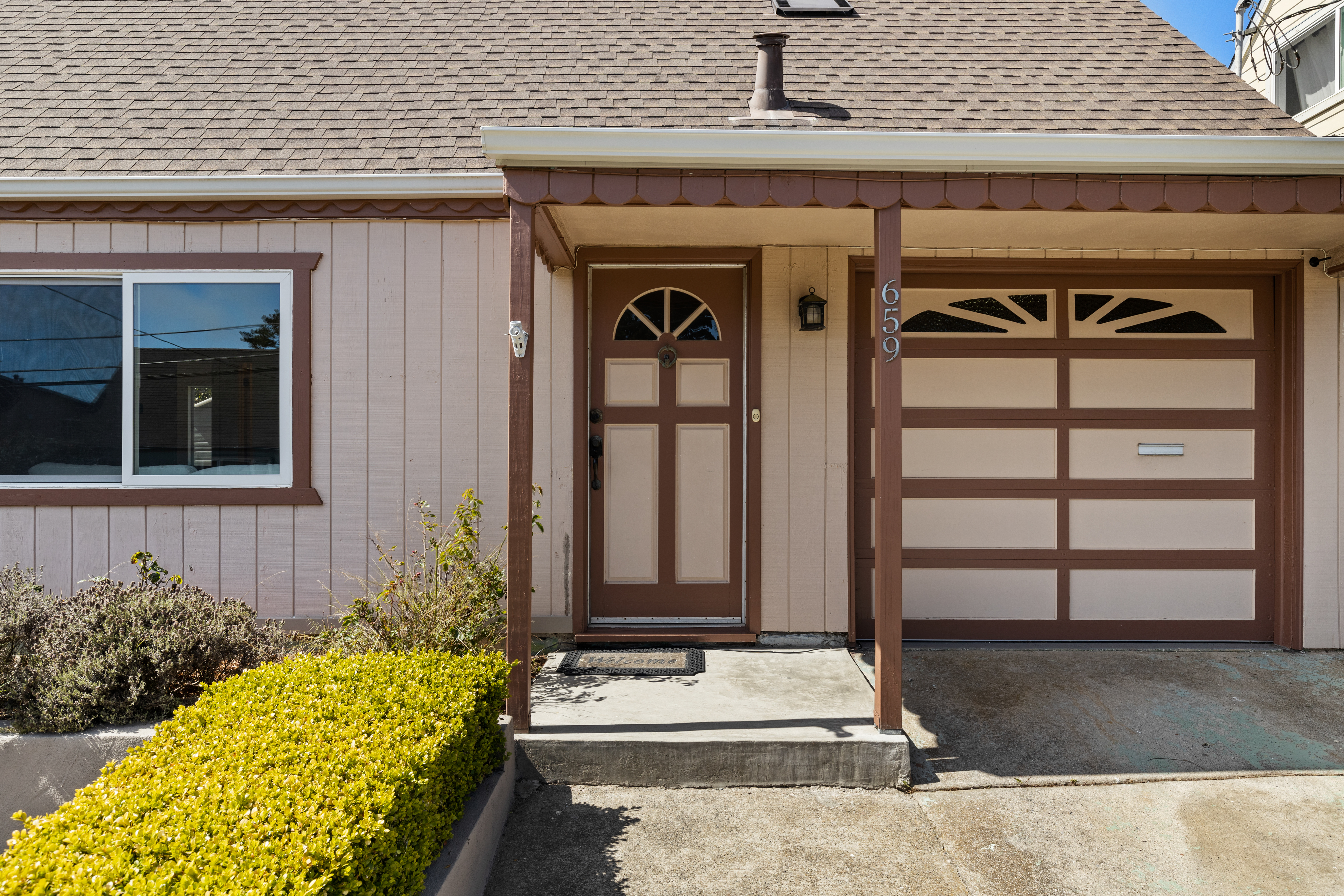 659 Southmoor Drive 