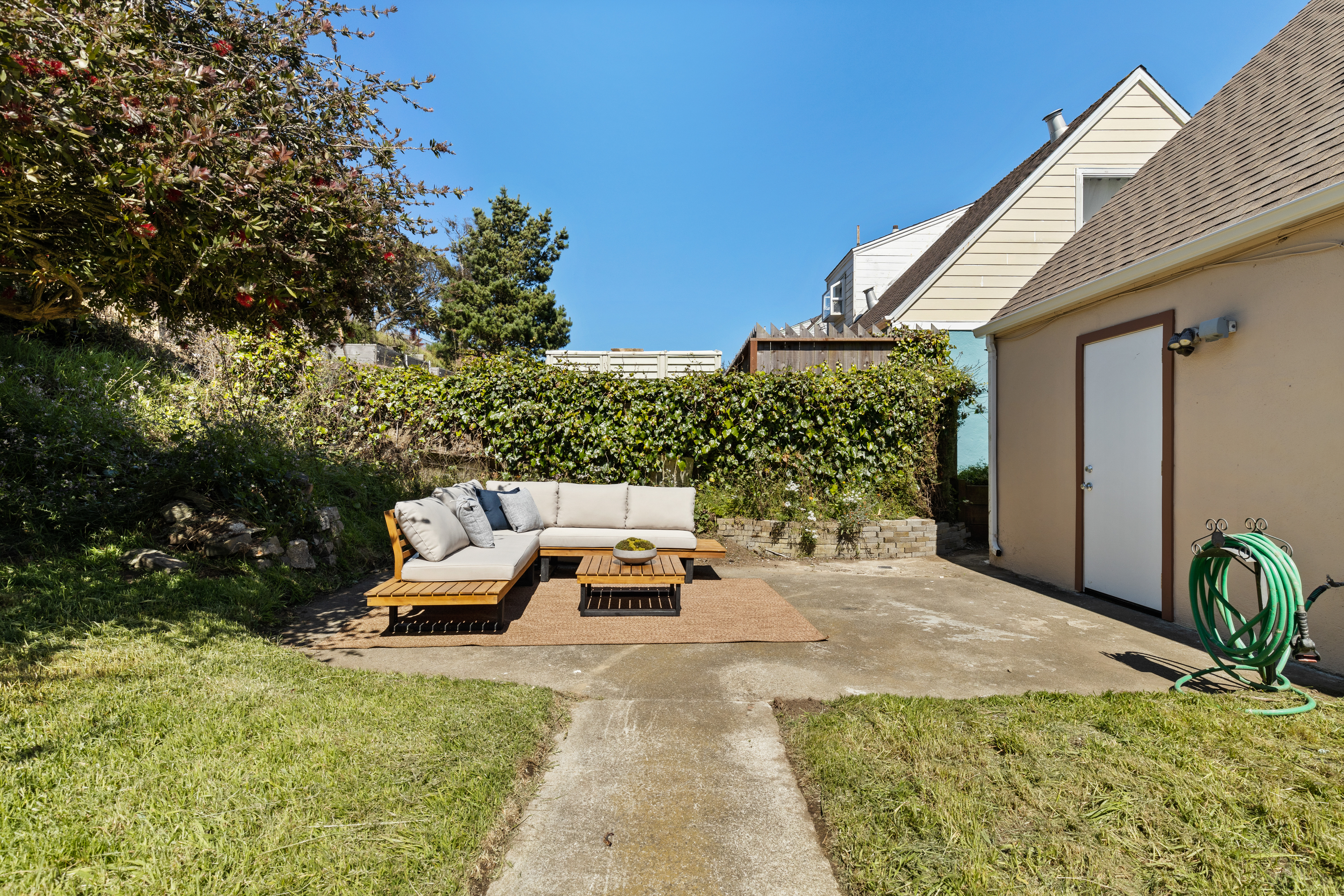 659 Southmoor Drive 