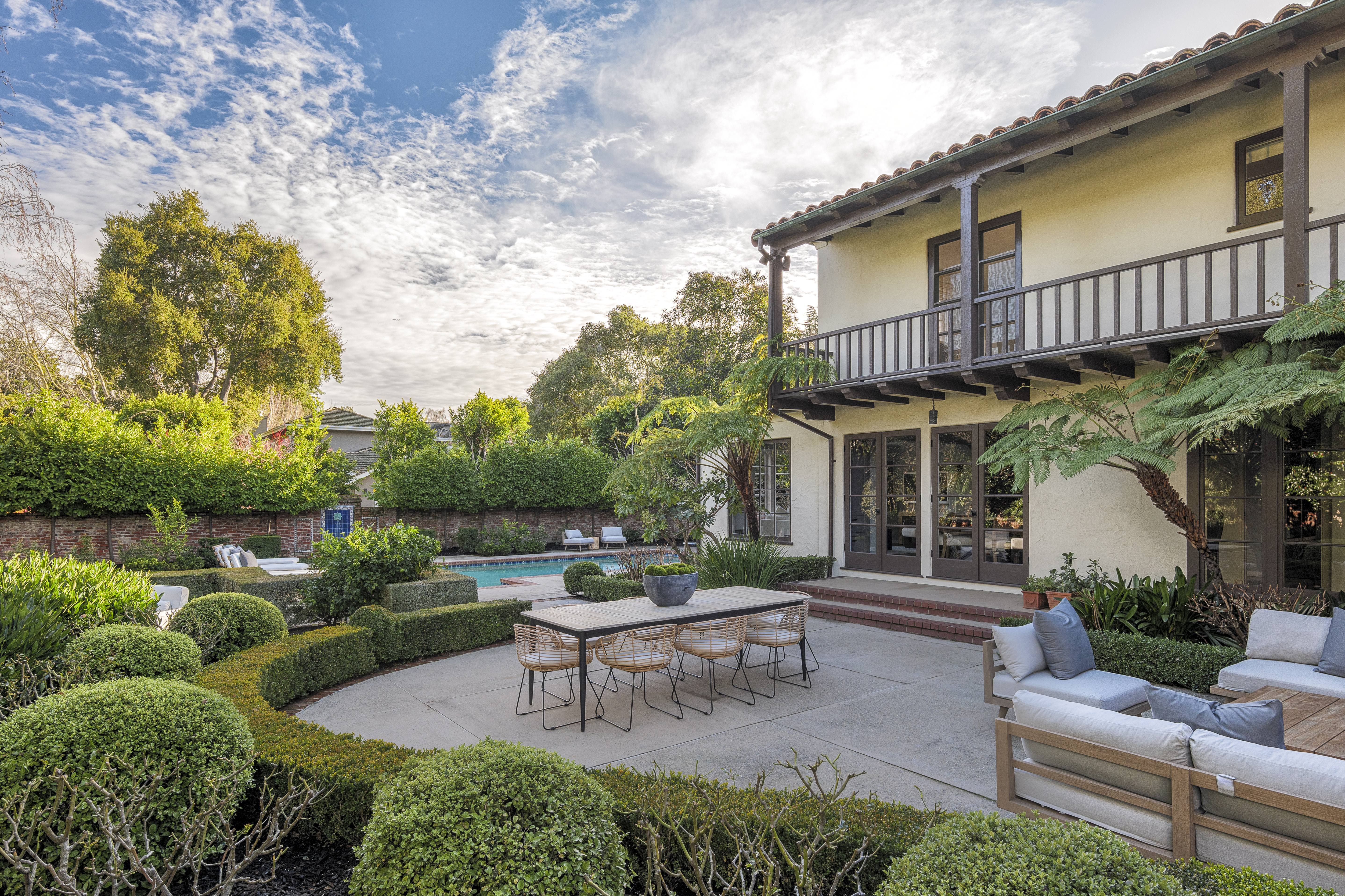 40 Crescent Drive 