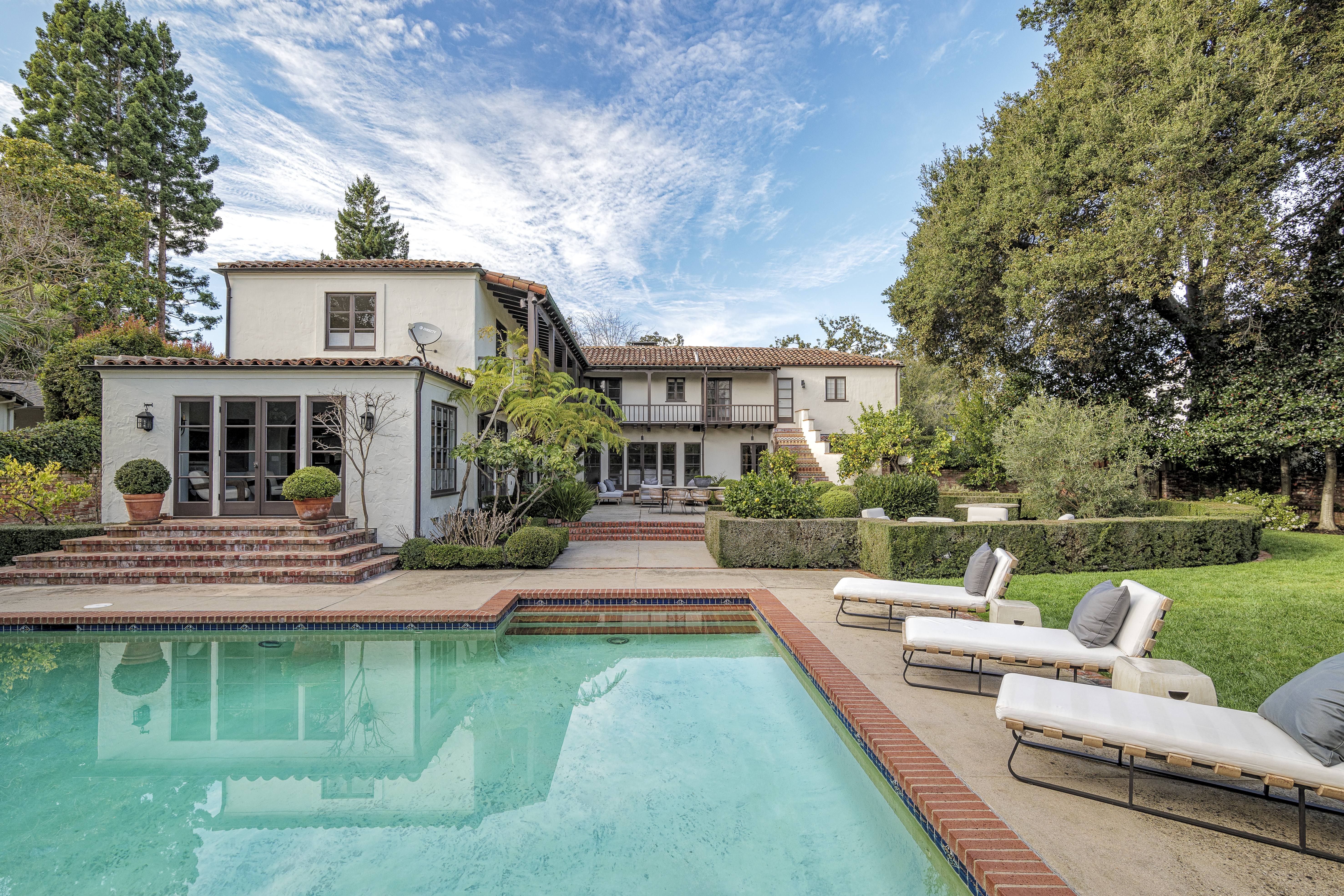40 Crescent Drive 