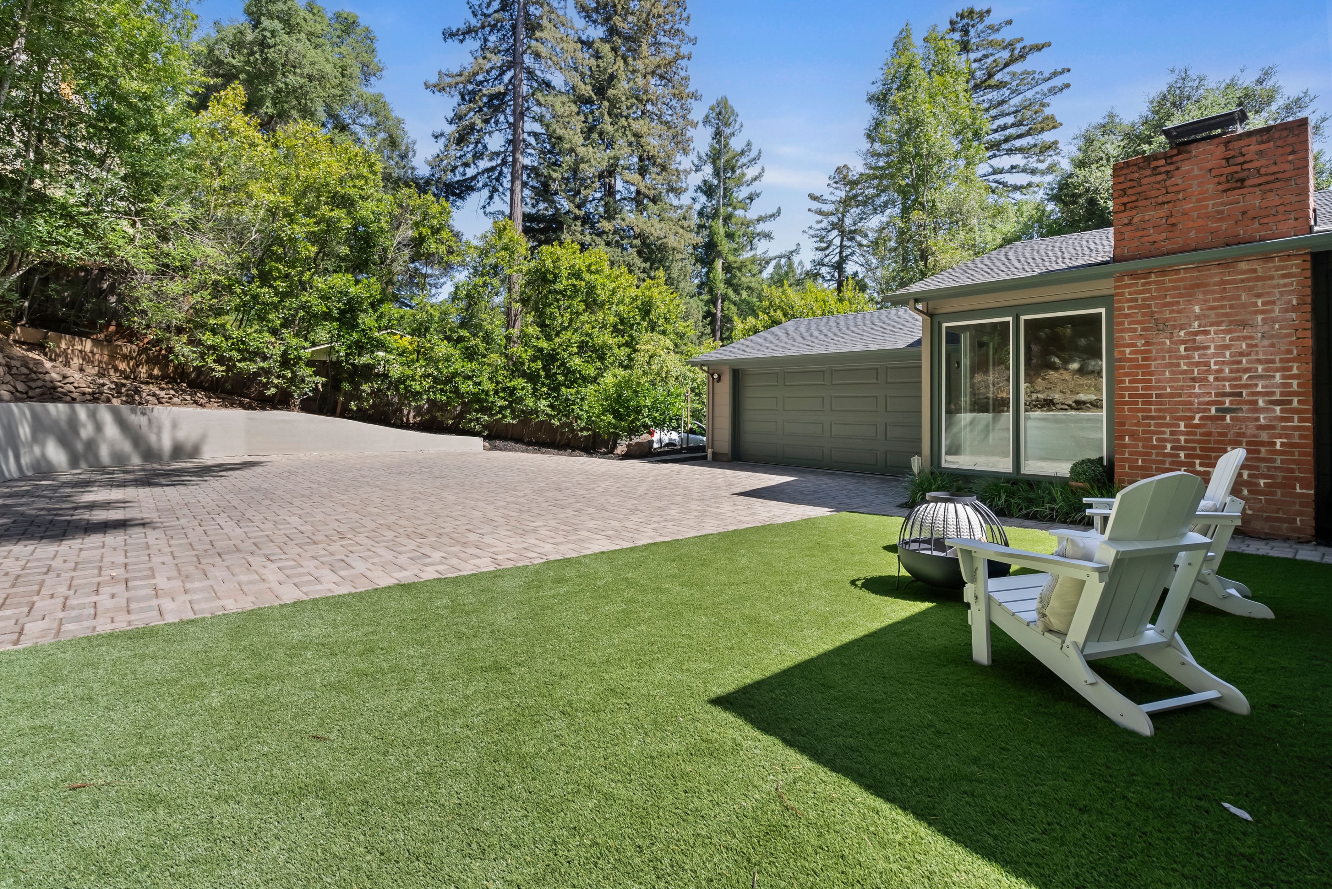 975 Portola Road 