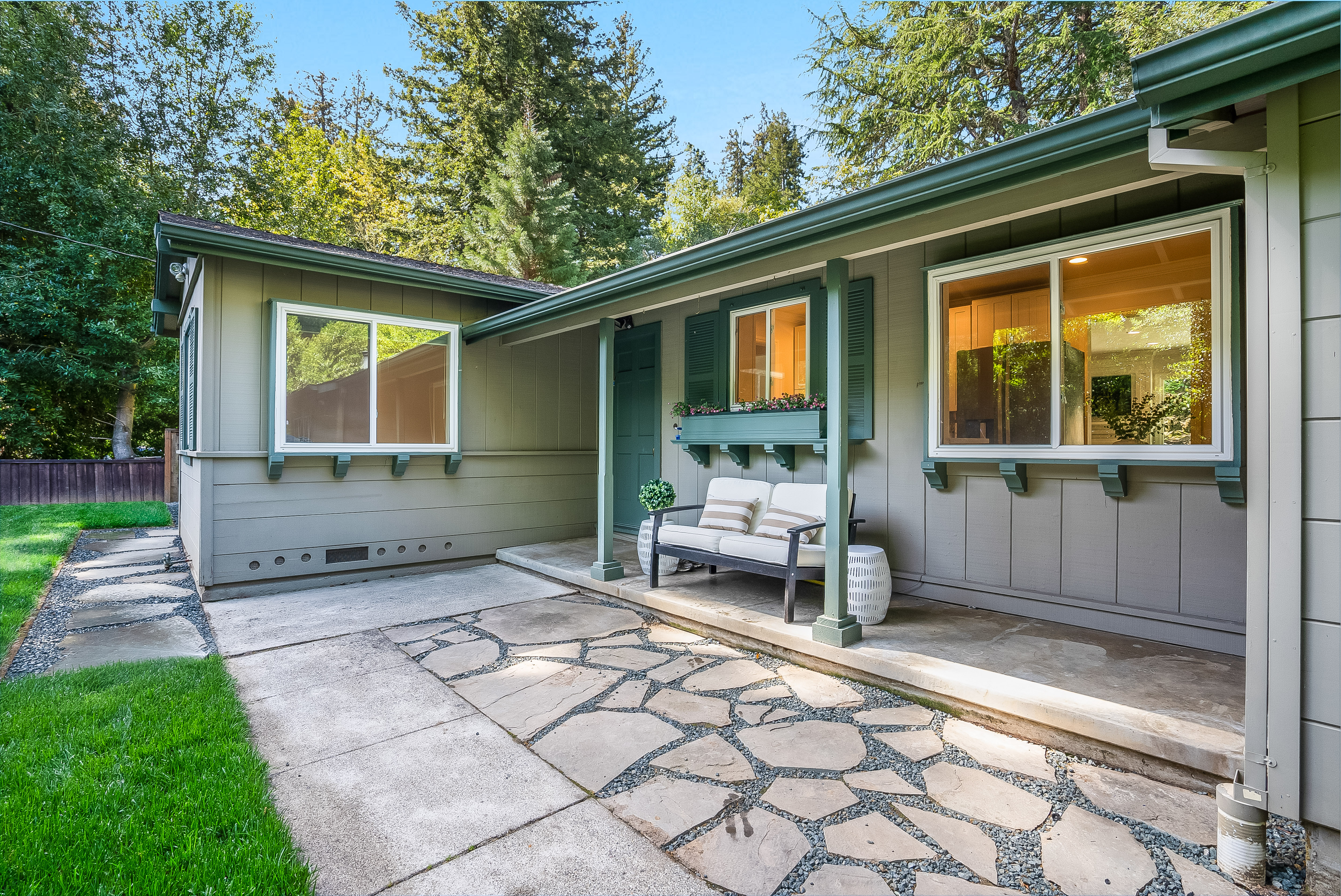 975 Portola Road 