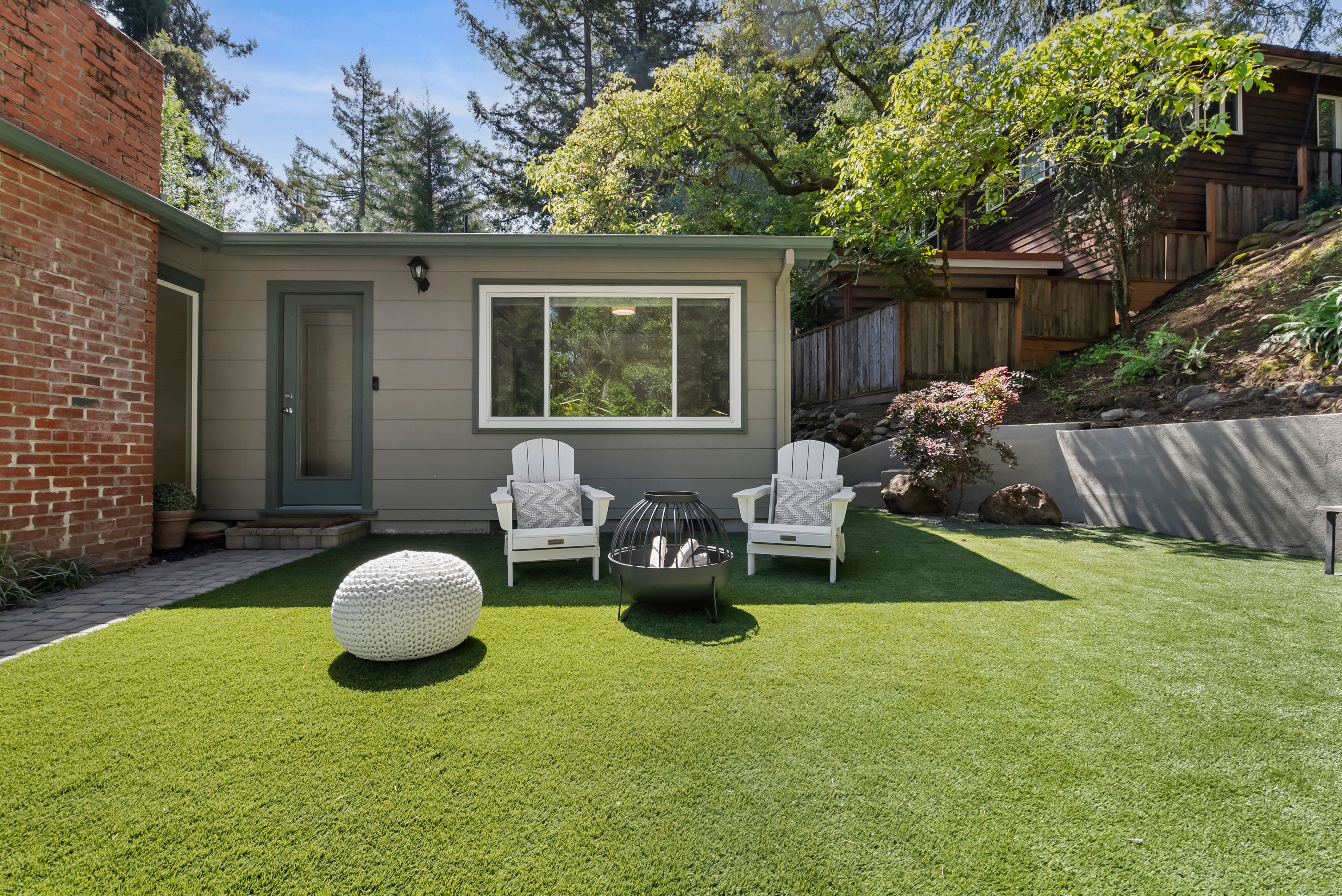 975 Portola Road 