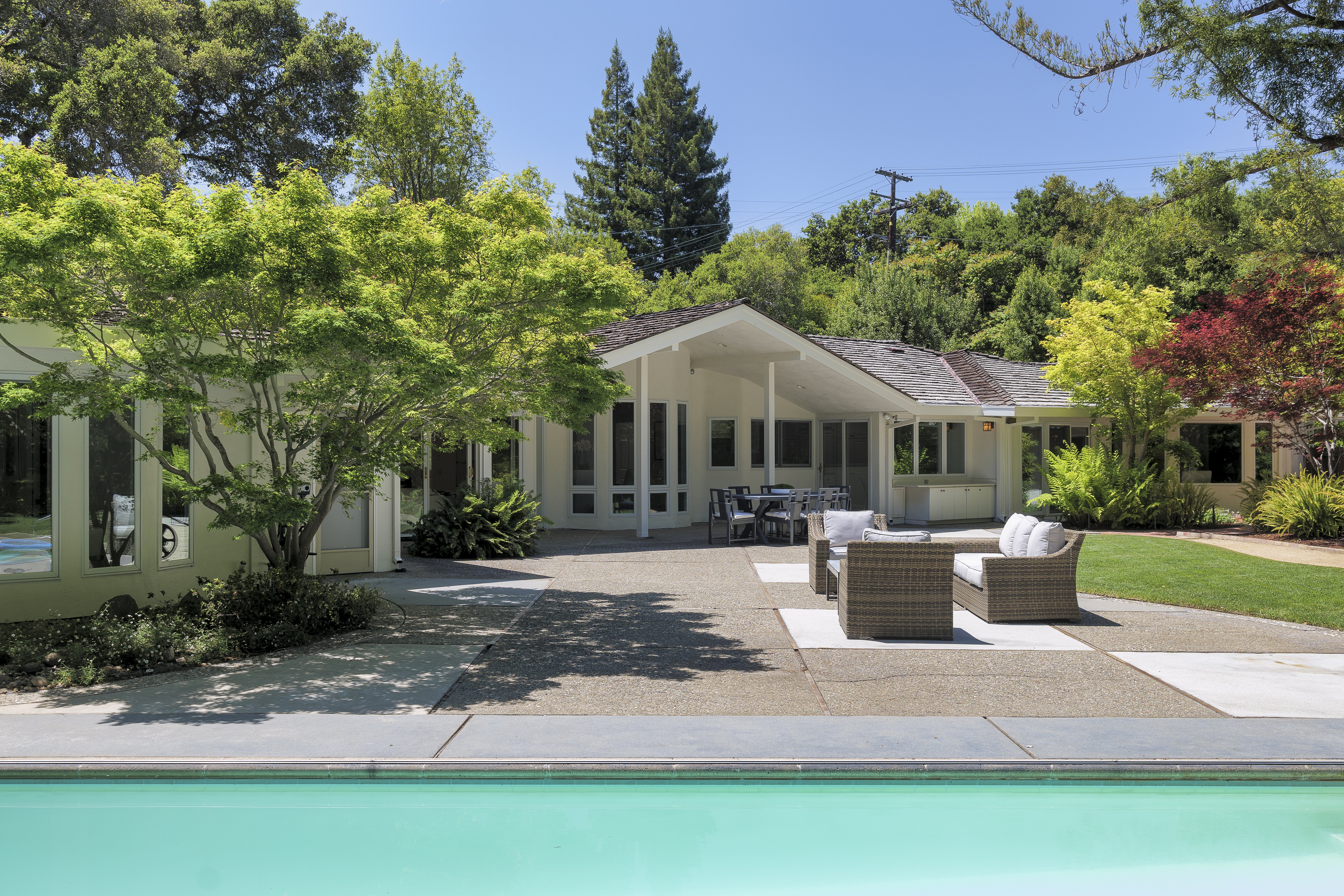 232 Oak Grove Avenue 