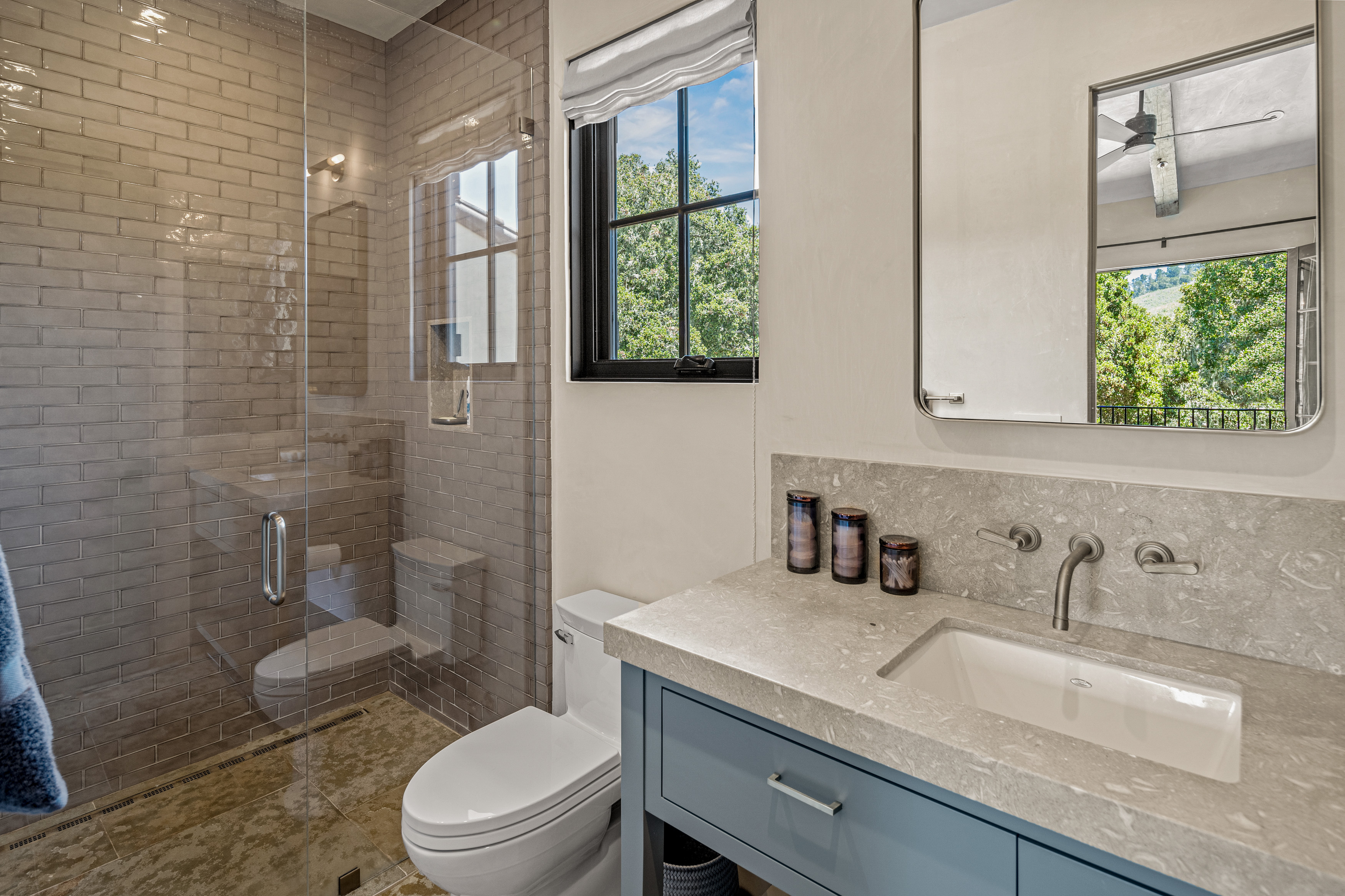 8305 Vista Monterra